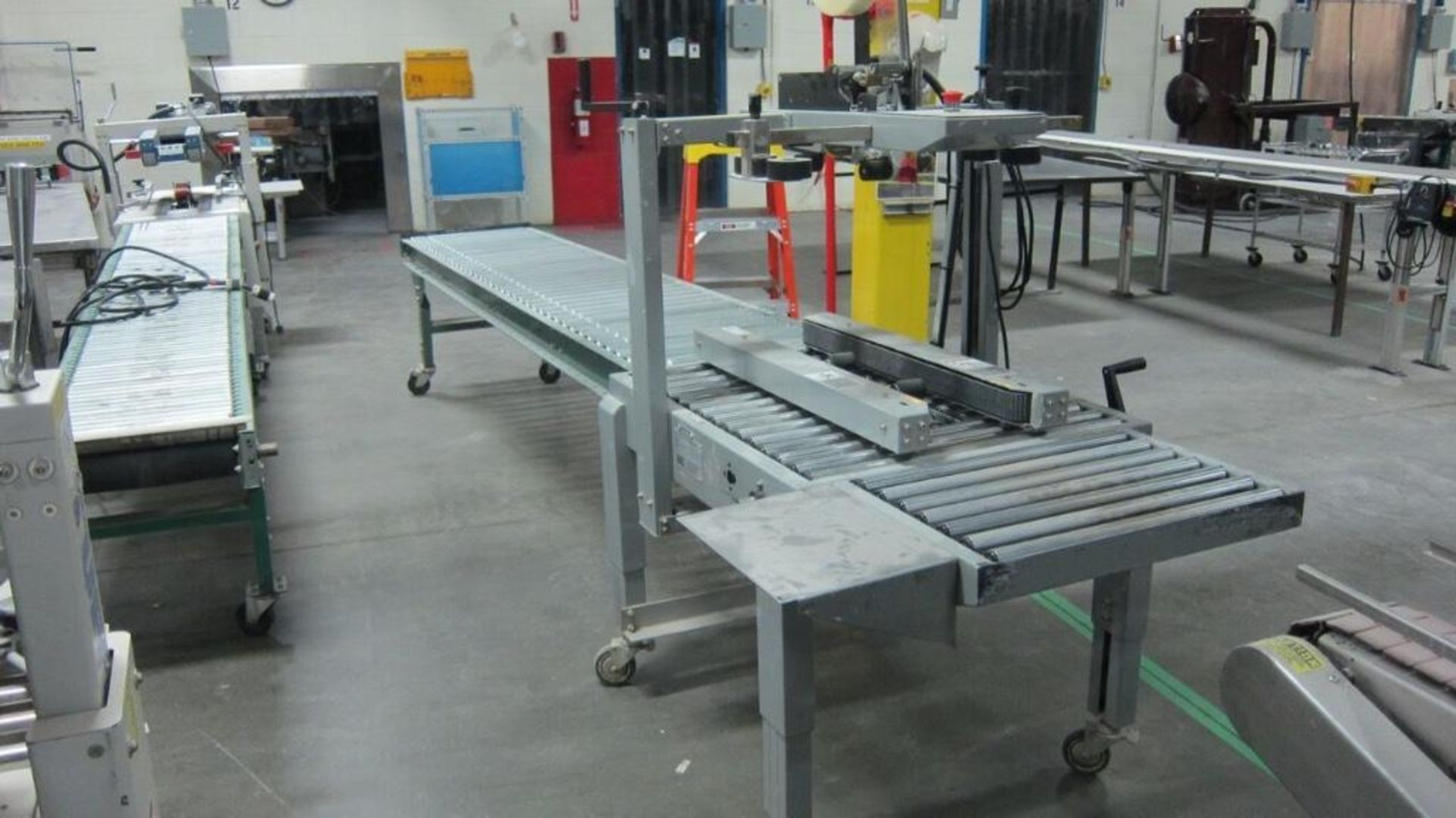 O/K Durable Packaging Box Taper and roller conveyor