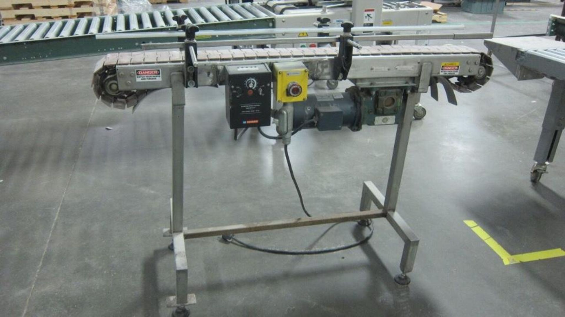 Used stainless steel conveyor with plastic belt. - Image 2 of 4