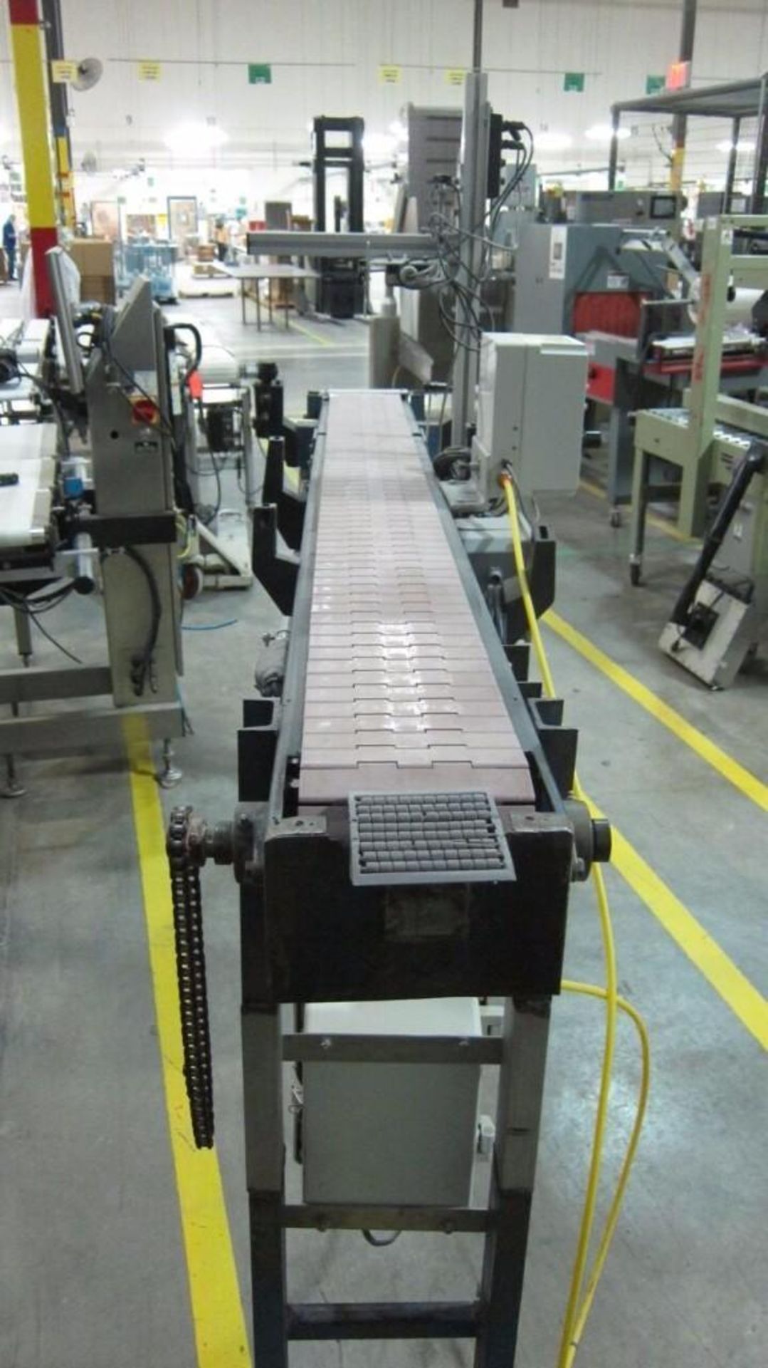 Conveyor with plastic belt. - Image 3 of 8
