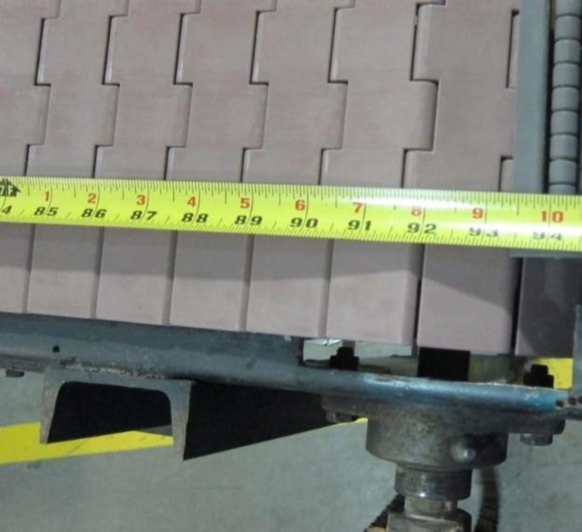 Conveyor with plastic belt. - Image 6 of 8