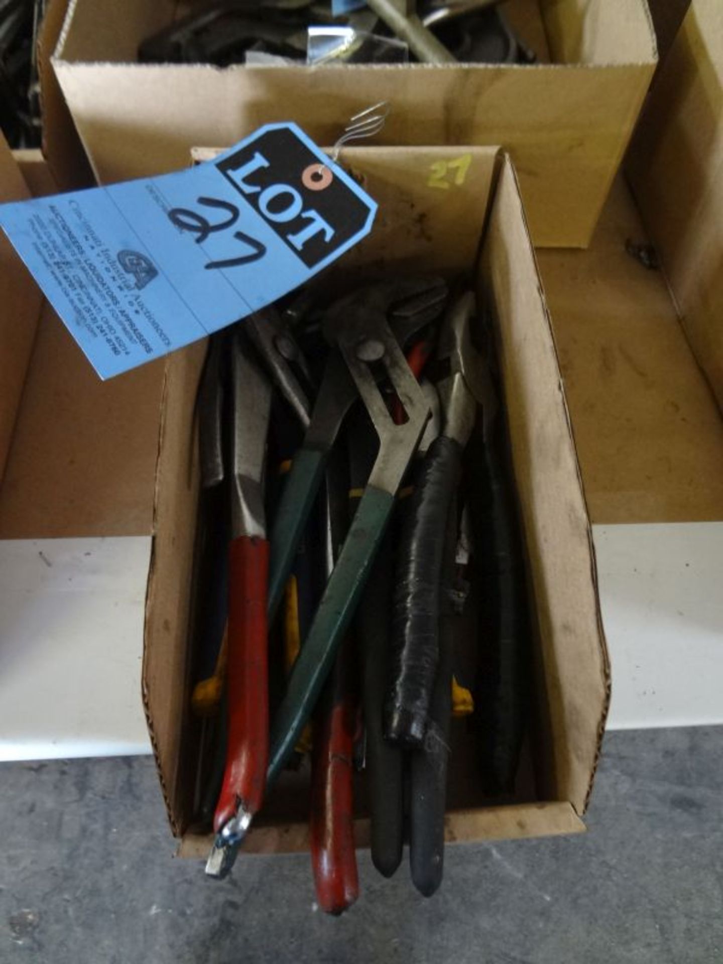 (LOT) PLIERS