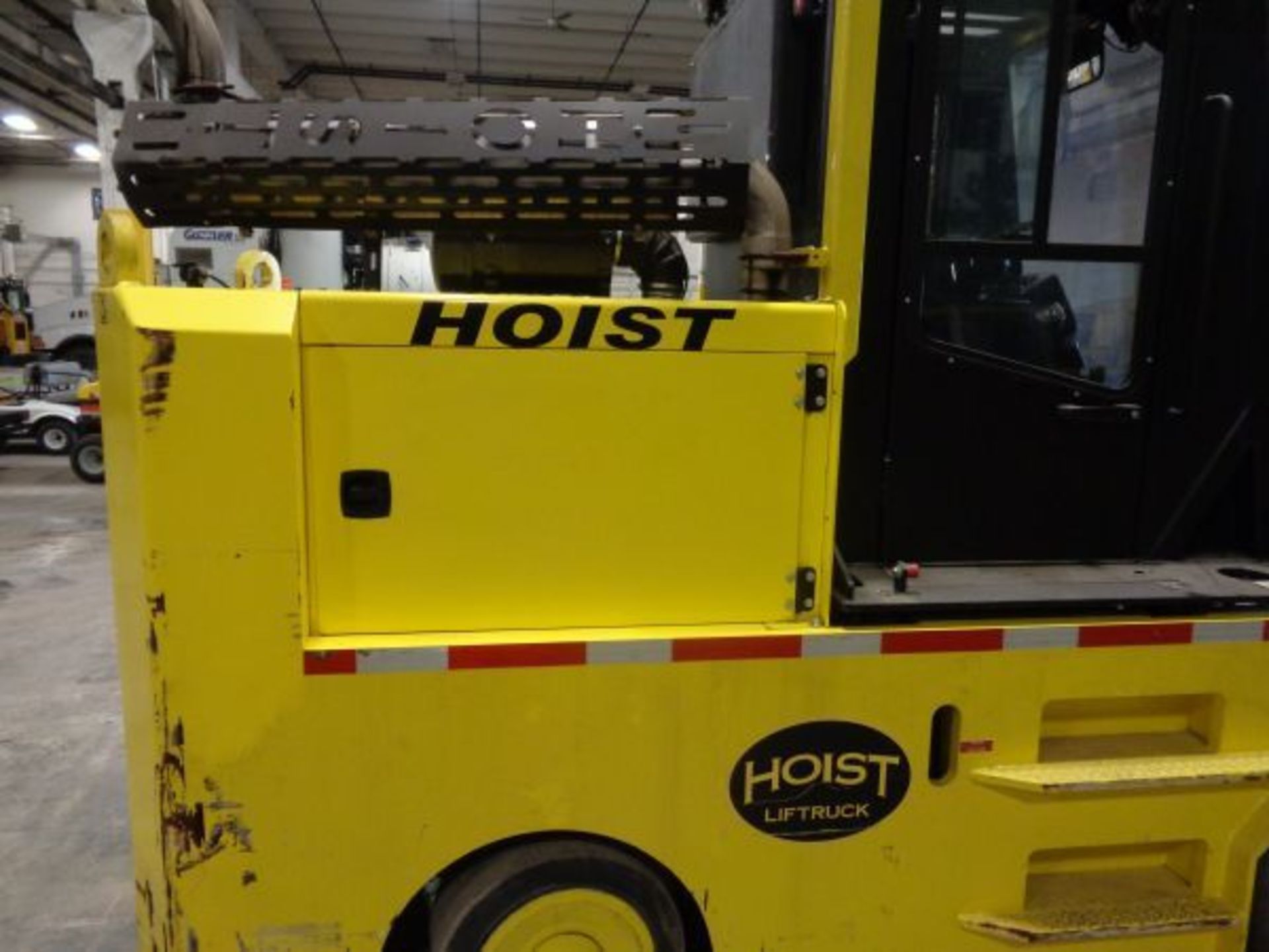 **22,000 LB. SILENT HOIST MODEL FSK11 DIESEL POWER CUSHION TIRE LIFT TRUCK; S/N 29265, 160 HP - Image 8 of 19