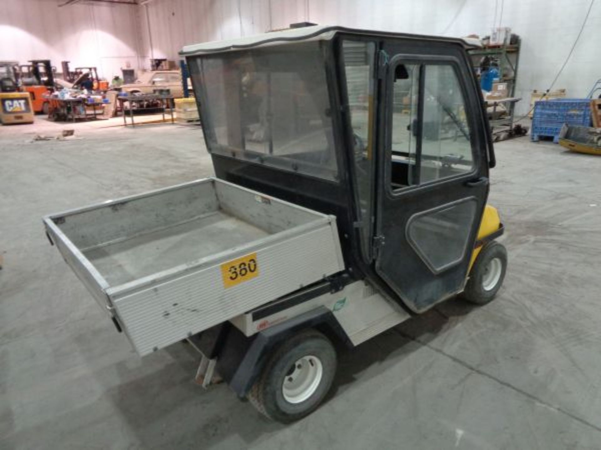 **CLUB CAR MODEL CARRYALL 1 ELECTRIC DUMP BODY MAINTENANCE CART; S/N FD1141239463, 43" X 37" - Image 4 of 5