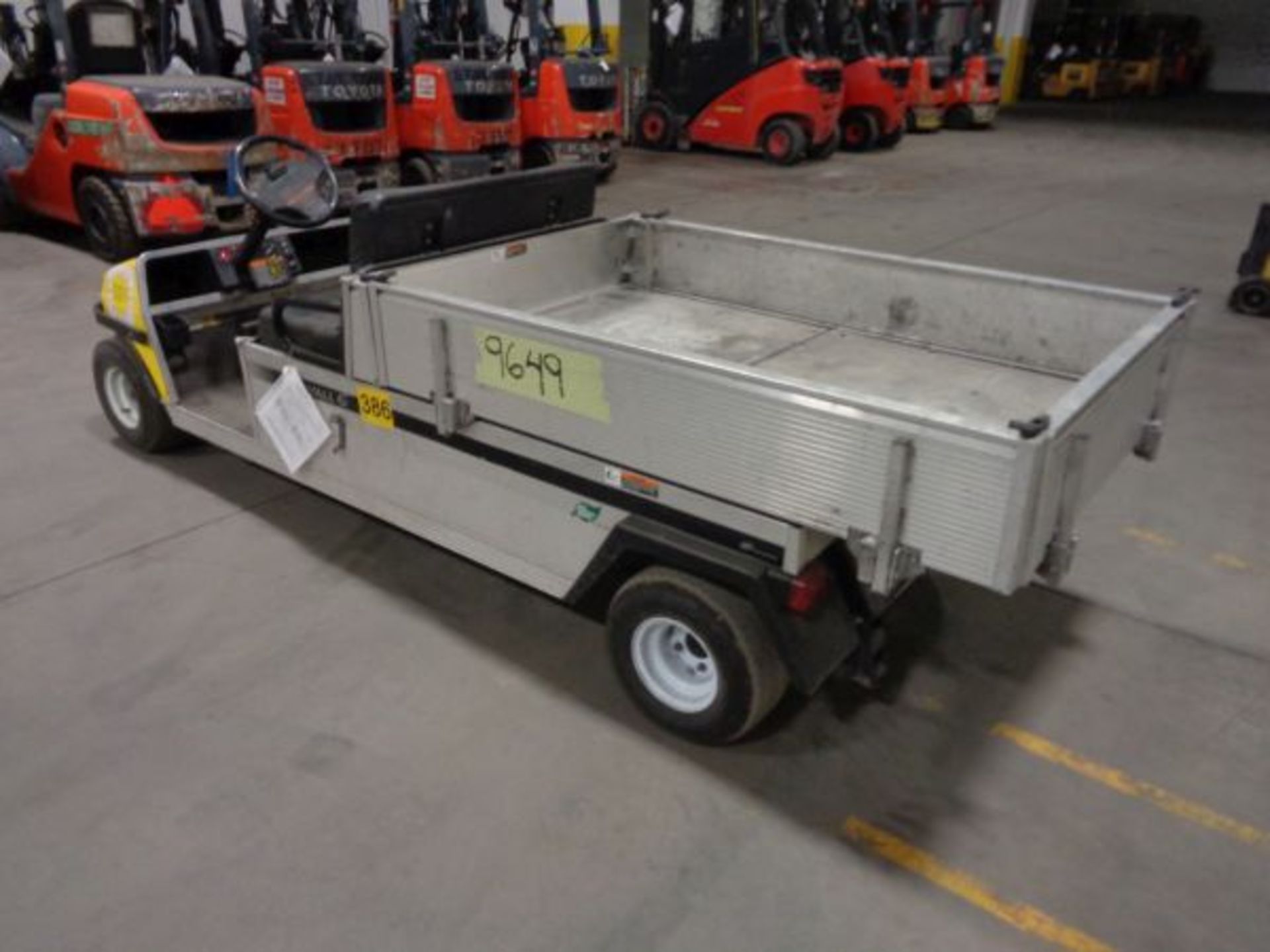 **CLUB CAR MODEL CARRYALL 6 ELECTRIC ALUMINUM BODY FLAT BED MAINTENANCE CART; S/N JR1147249649, - Image 6 of 6