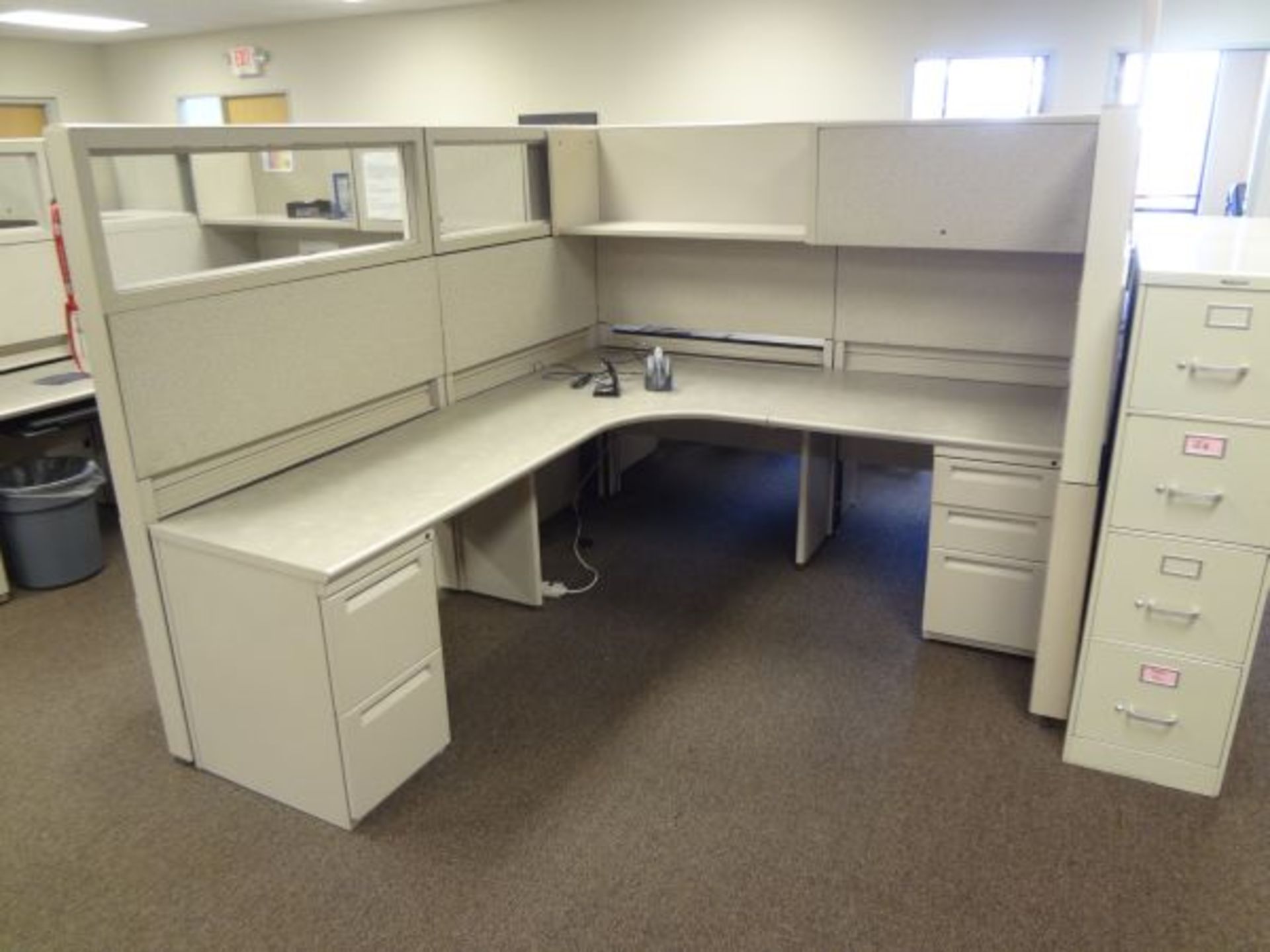 (LOT) 88" X 86" X 65" SIX-PERSON MARVELL MODULAR OFFICE INCLUDING (1) OVERHEAD CABINET, (1) OVERHEAD - Image 6 of 6