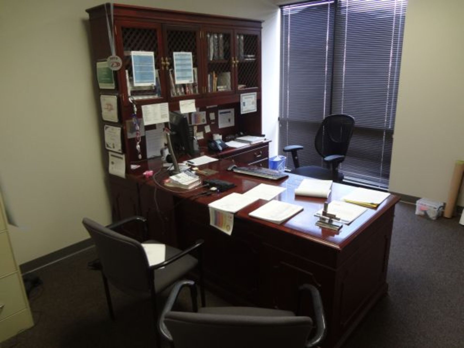 L-SHAPED EXECUTIVE DESK WITH OVERHEAD CABINETS