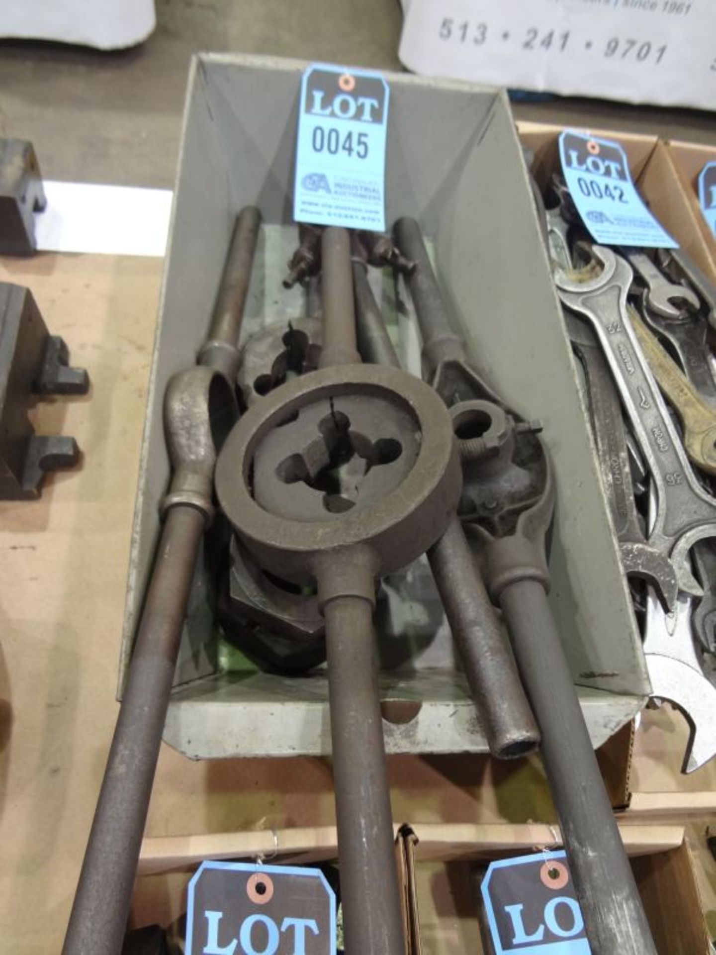 (LOT) LARGE SIZE TAP AND DIE WRENCHES