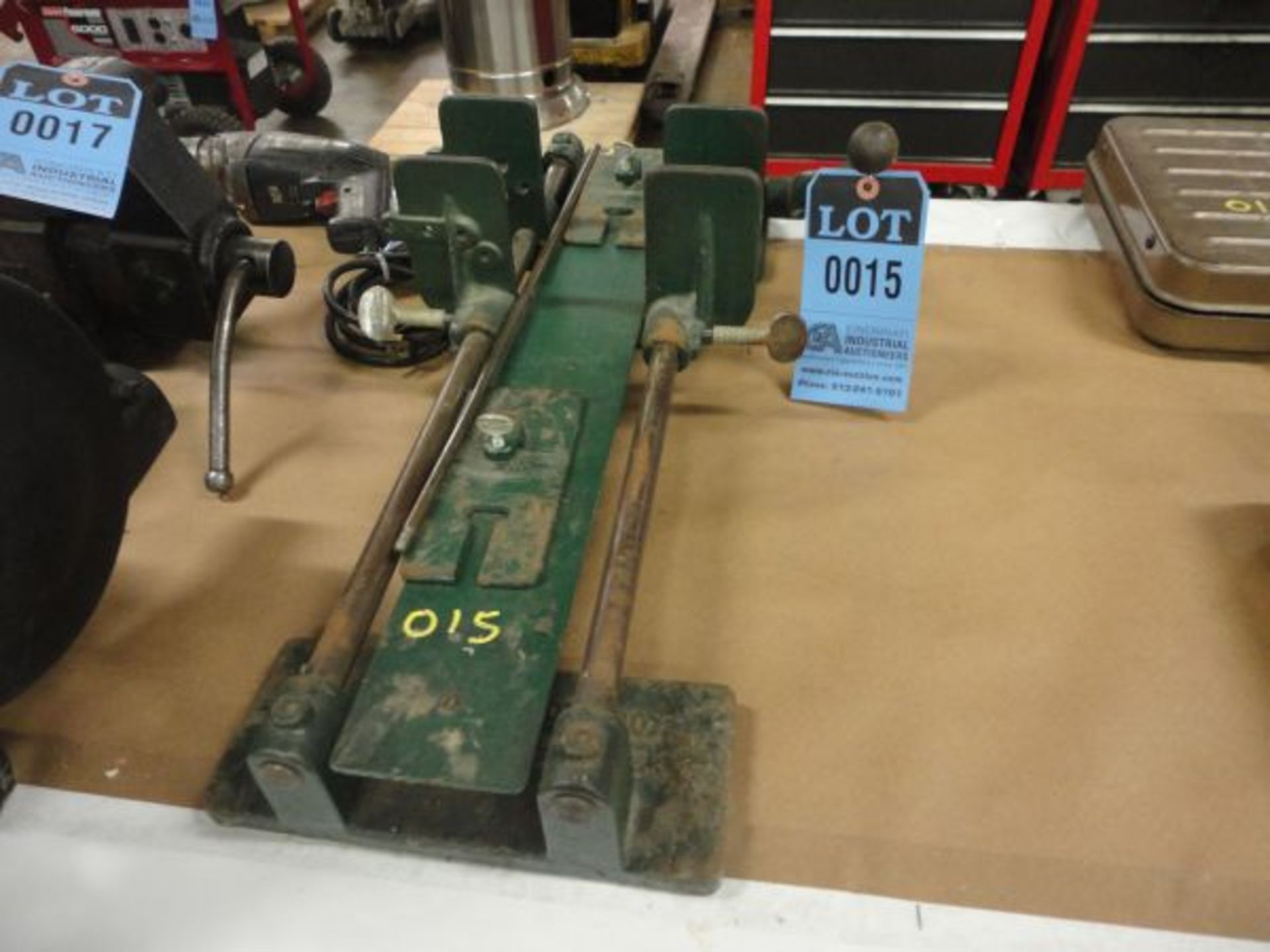 20" PAPER VISE