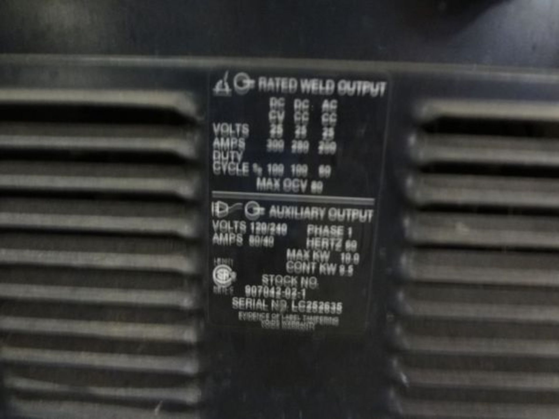 300 AMP MILLER 301G TRAILBLAZER GENERATOR WELDER; S/N LC252635 - Image 3 of 5