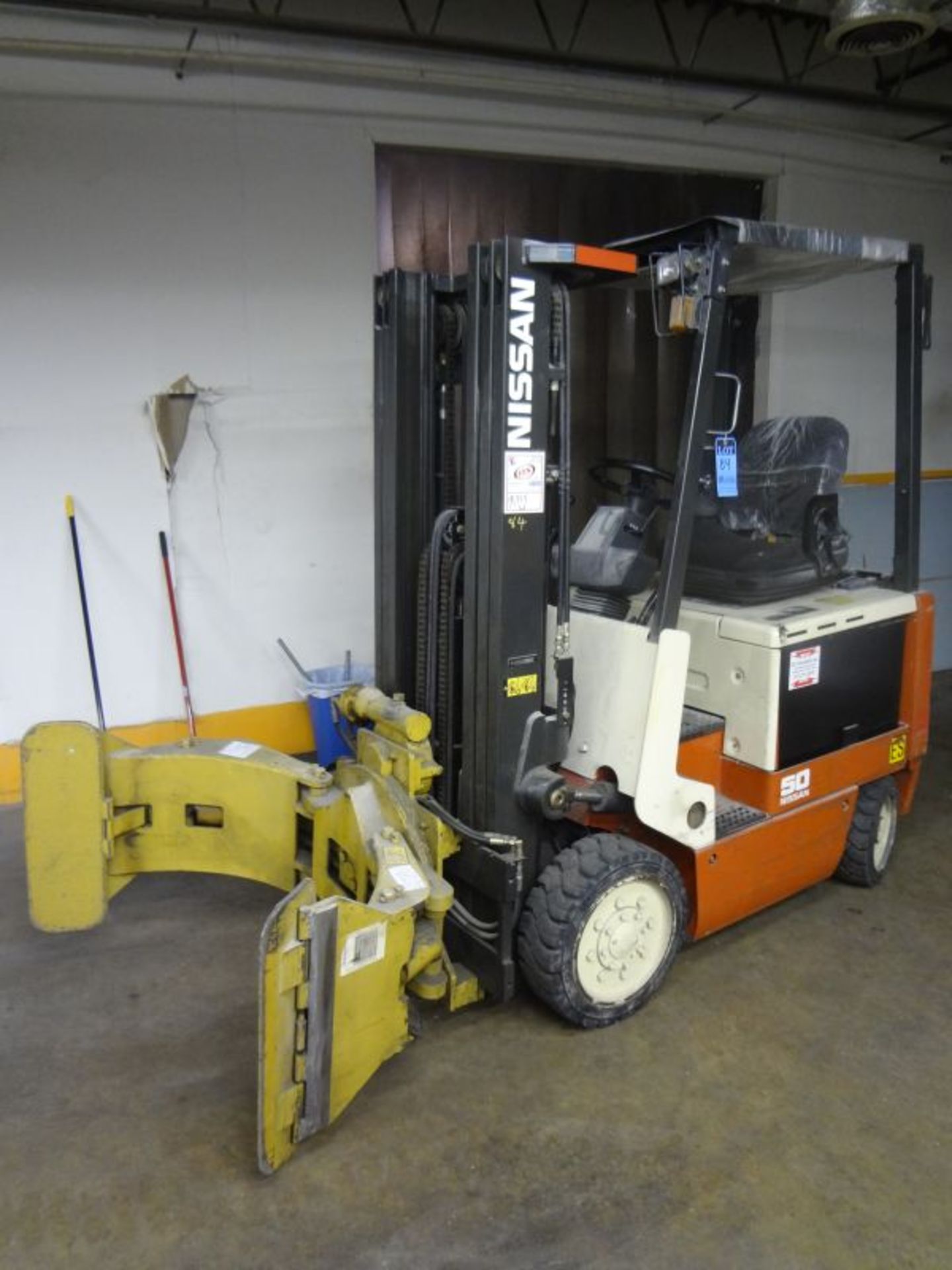 3,000 LB. NISSAN MODEL CWP02L255 ELECTRIC CUSHION TIRE LIFT TRUCK; S/N 9C4887, 3-STAGE MAST, 187" LI