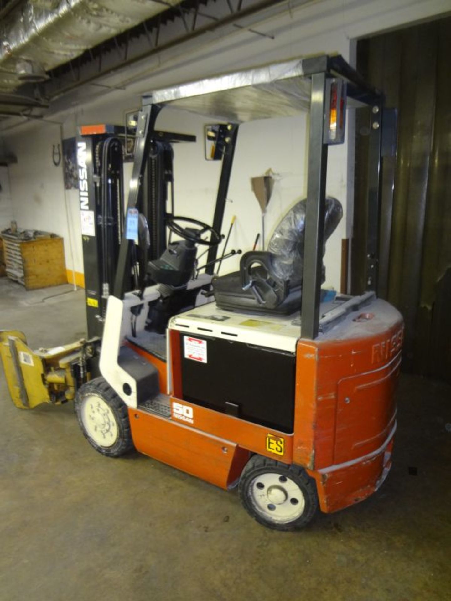 3,000 LB. NISSAN MODEL CWP02L255 ELECTRIC CUSHION TIRE LIFT TRUCK; S/N 9C4887, 3-STAGE MAST, 187" LI - Image 4 of 11