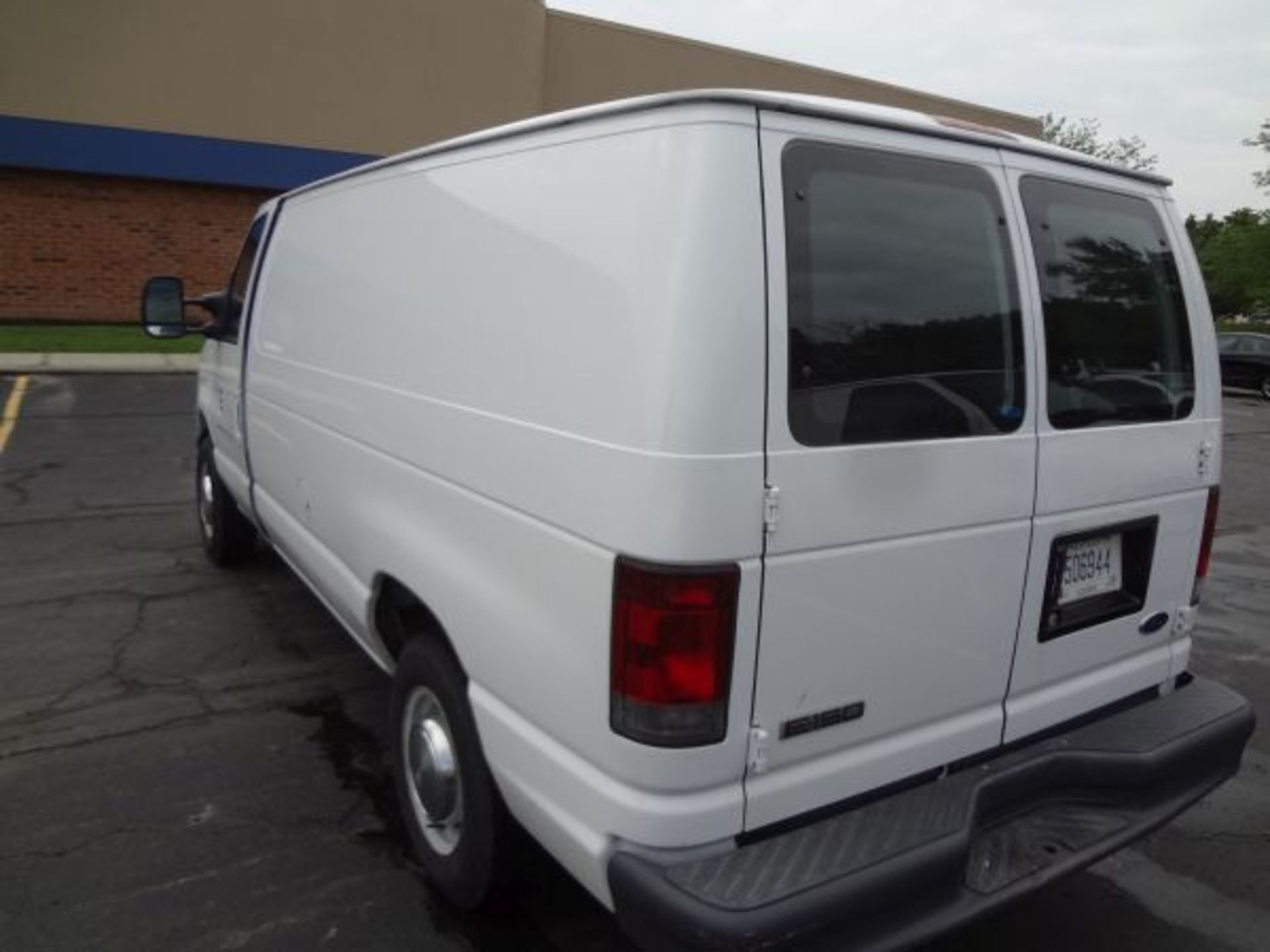 2007 FORD E150 CARGO VAN; VIN # 1FTNE14W770A67161, 4.6 LITER GASOLINE ENGINE, AUTOMATIC - Image 4 of 8