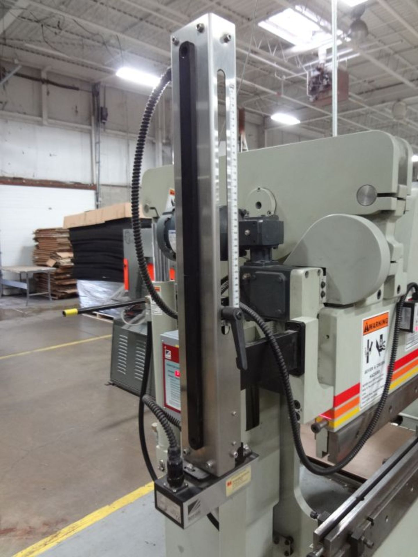 60 TON X 6' ACCURPRESS MODEL 7606 CNC PRESS BRAKE; S/N 9449, 6' OVERALL LENGTH, COMPUBEND 610 PLUS - Image 9 of 17