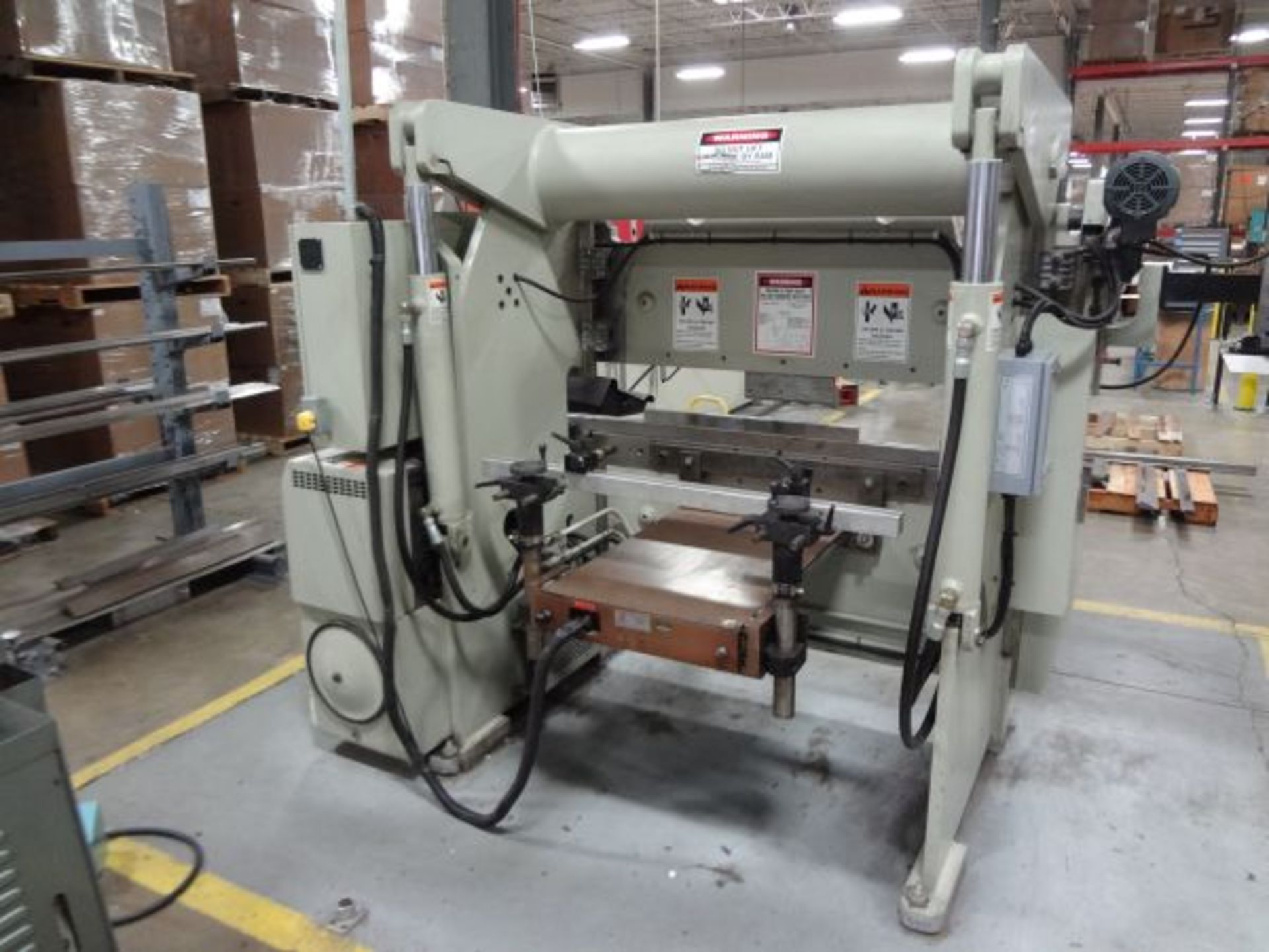 60 TON X 6' ACCURPRESS MODEL 7606 CNC PRESS BRAKE; S/N 9449, 6' OVERALL LENGTH, COMPUBEND 610 PLUS - Image 3 of 17