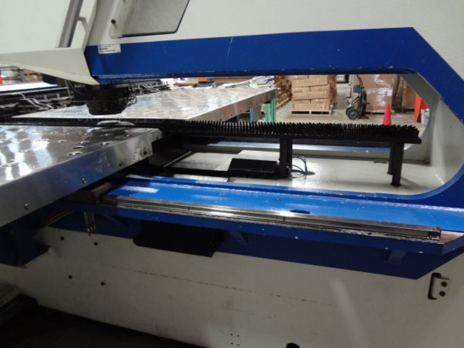 20 TON TRUMPF 2020R SINGLE END CNC PUNCH WITH TOOL ROTATION; S/N A0030A0323, PART NO. 90951, 102" - Image 7 of 20