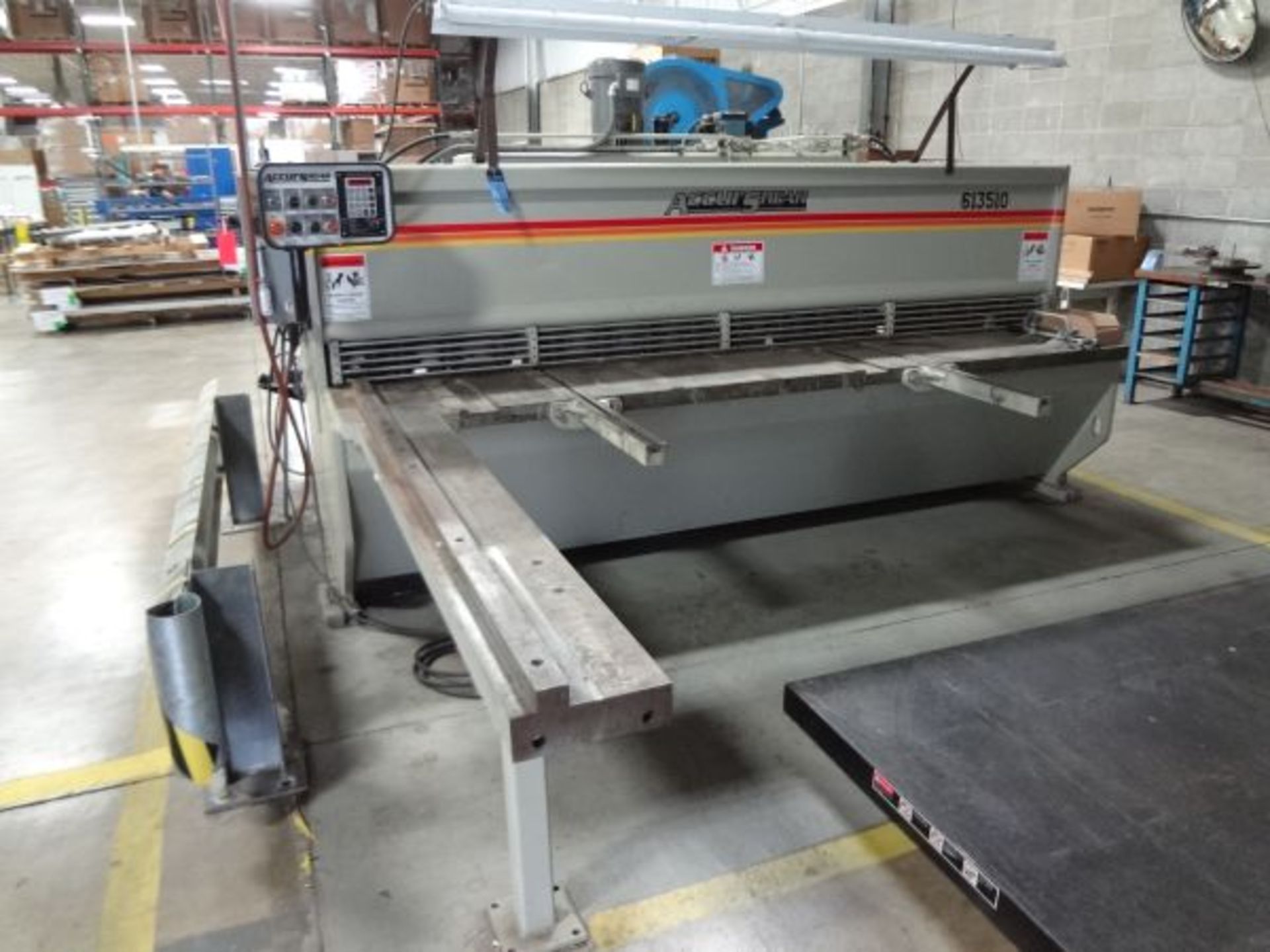 .135 X 10' ACCUSHEAR MODEL 613510 CNC SQUARING SHEAR; S/N 5049, ACCURSHEAR ES220 PROGRAMMABLE - Image 2 of 17