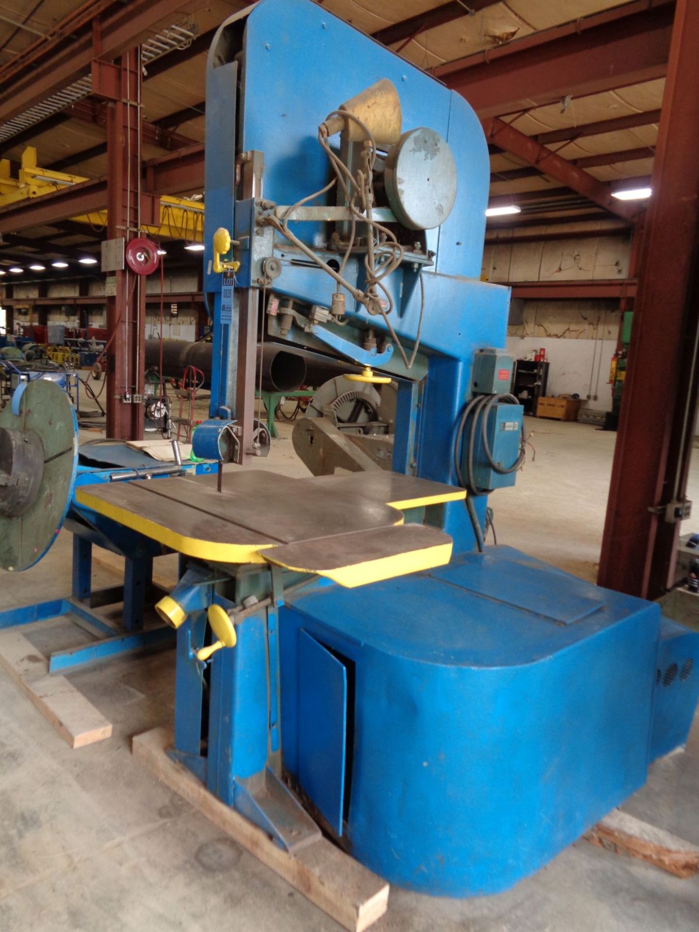 36" DOALL MODEL ZV-3620 VERTICAL BAND SAW; S/N 265-72161, 36" X 30" WORK TABLE, 1" WIDE BLADE, 3- - Image 2 of 4