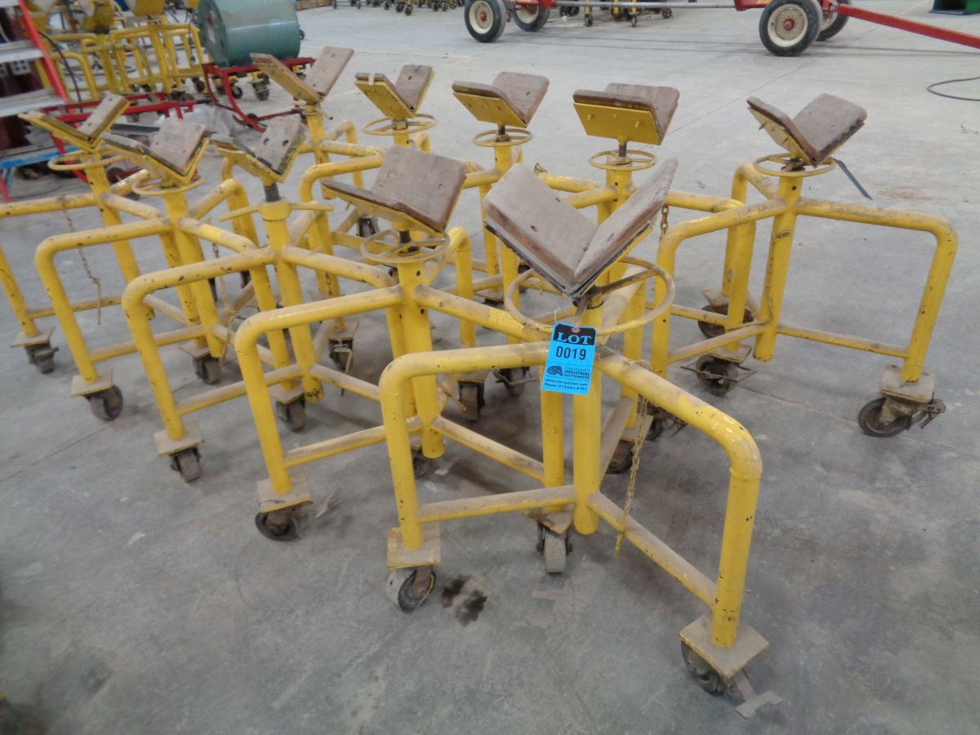 TRI-STAND PORTABLE STEEL CONSTRUCTED PIPE STANDS WITH V-SHAPED TOPS, AJUSTABLE HEIGHT FROM 27" TO