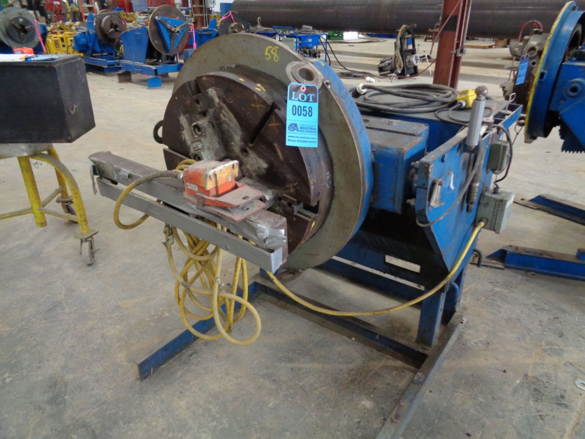 2,500 LB. GROSS LOAD CAPACITY BLACK LION MODEL 25V WELDING POSITIONER; S/N 993, POWER TIL AND