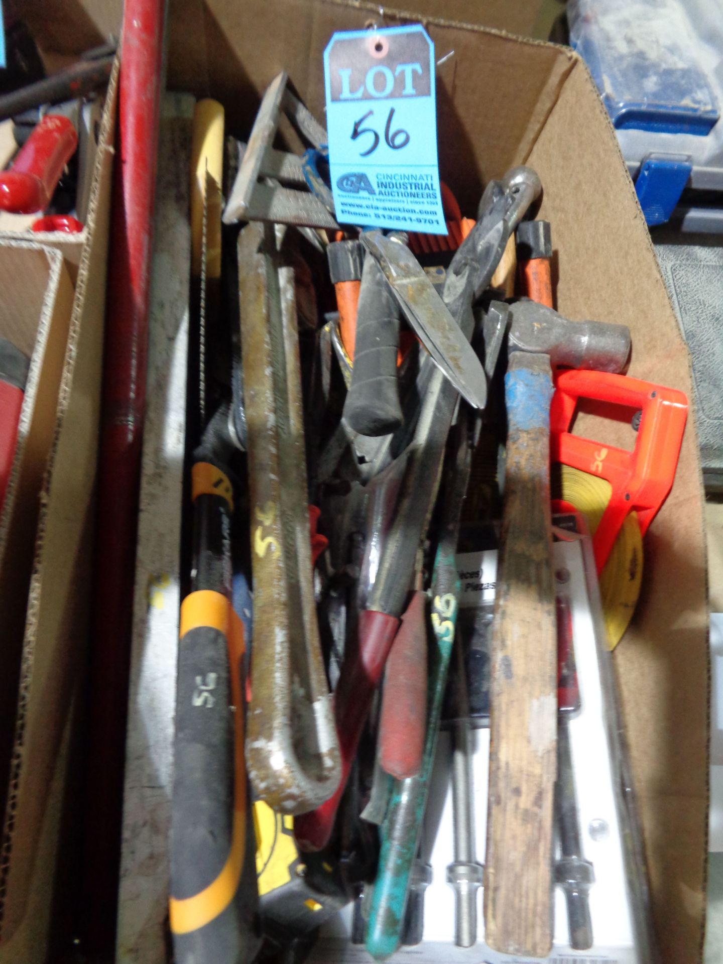 (LOT) ASSORTED HAND TOOLS