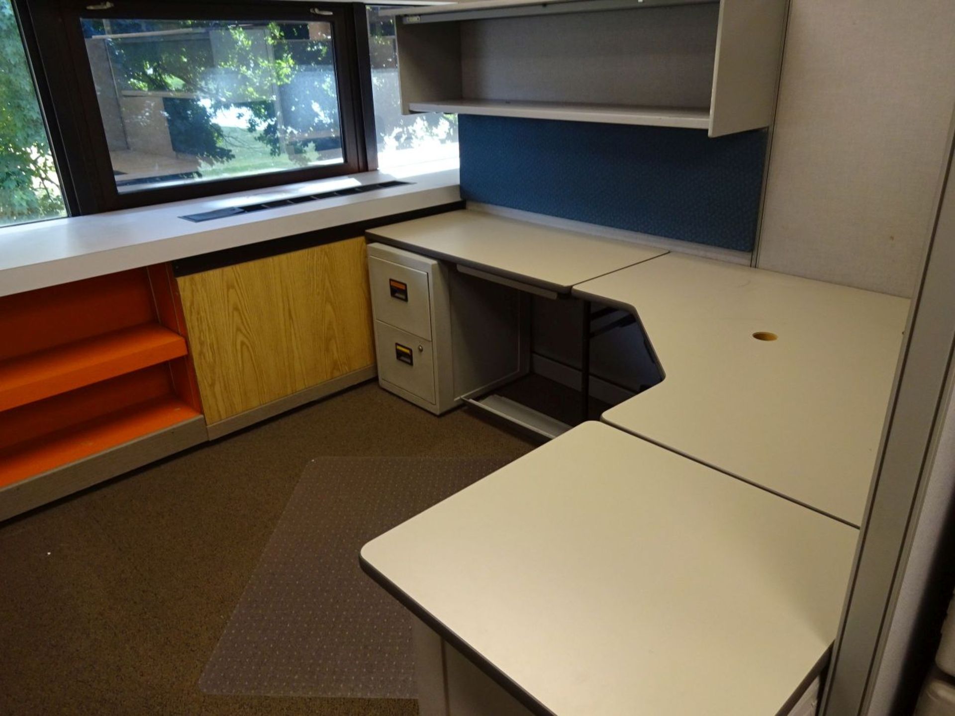 6-STATION CUBICLE LAYOUT, 64" WALLS WITH ENCLOSED FURNITURE - Image 4 of 7