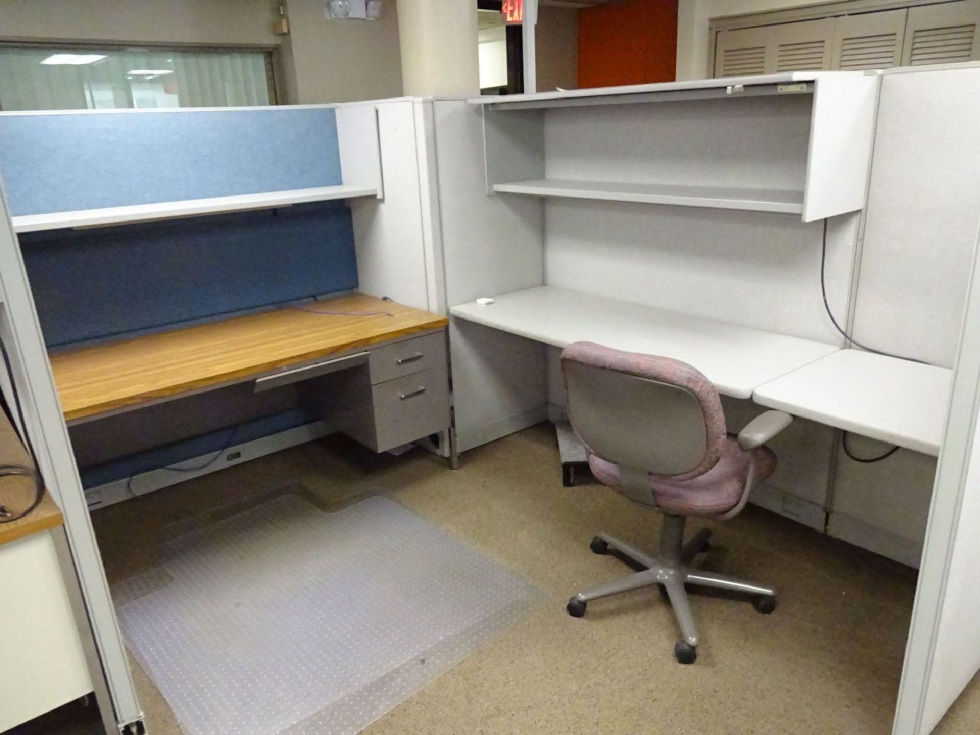 5-STATION CUBICLE LAYOUT, 64" WALLS WITH ENCLOSED FURNITURE - Image 5 of 5