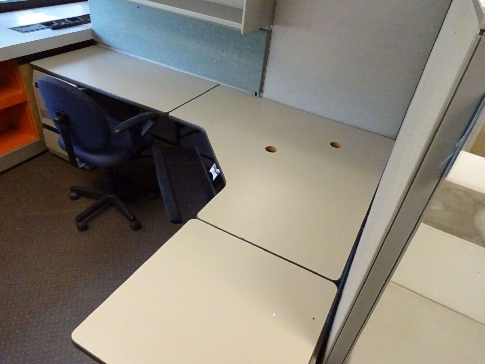 6-STATION CUBICLE LAYOUT, 64" WALLS WITH ENCLOSED FURNITURE - Image 7 of 7