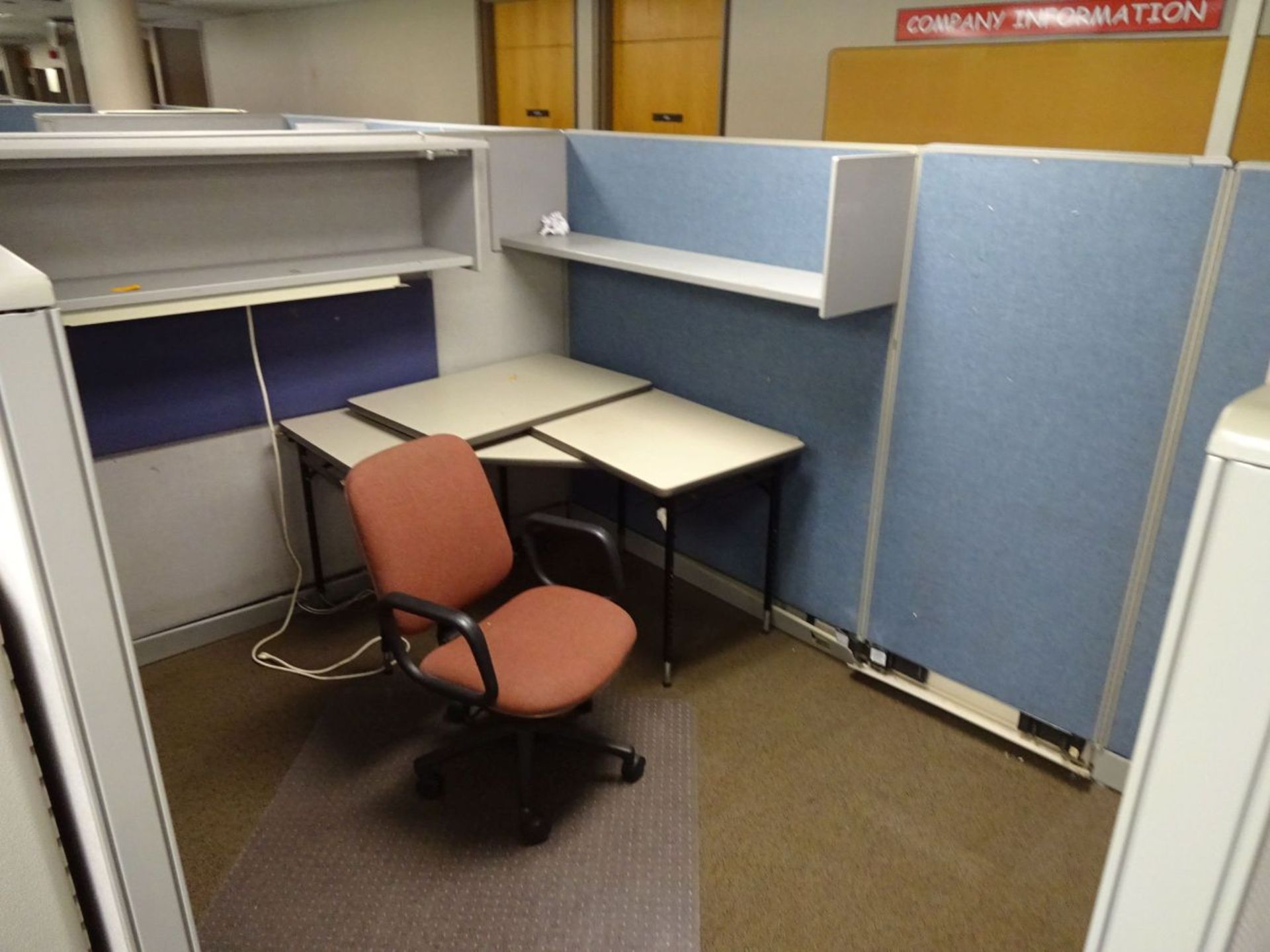 5-STATION CUBICLE LAYOUT, 64" WALLS WITH ENCLOSED FURNITURE - Image 2 of 5