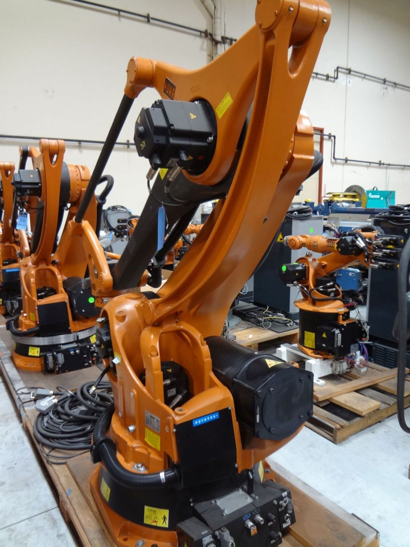 KUKA MODEL KR180-2PA 6-AXIS ROBOT; S/N 940100, KRC2 ROBOTIC CONTROL; S/N N/A, NO PENDANT (NEW - Image 3 of 5
