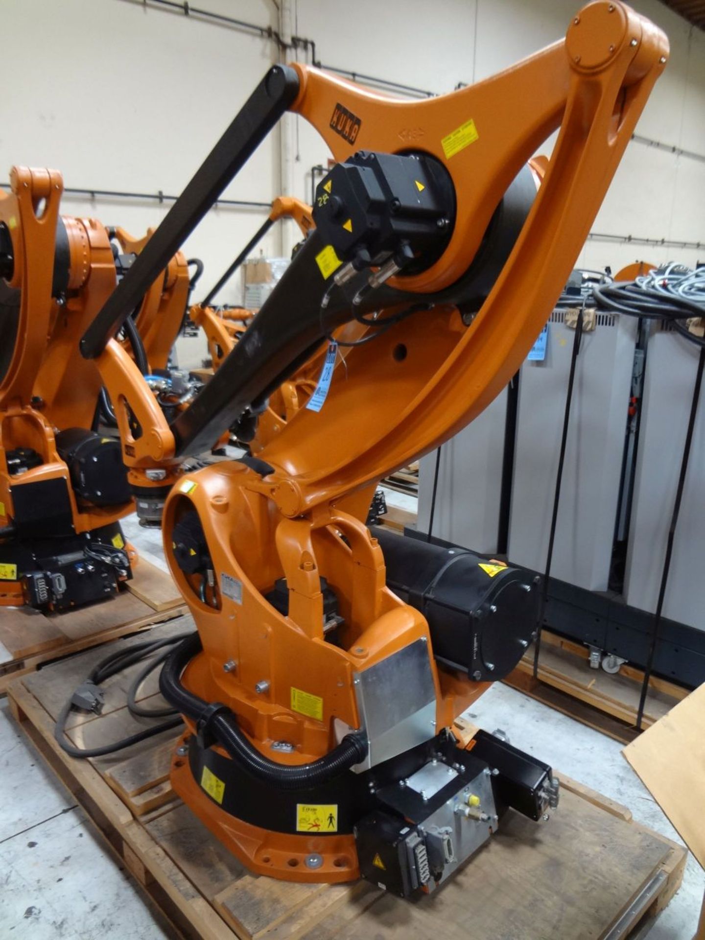 KUKA MODEL KR100-2PA 6-AXIS ROBOT; S/N 941639, KRC2 ROBOTIC CONTROLS; S/N N/A, WITH PENDANT (NEW - Image 3 of 6