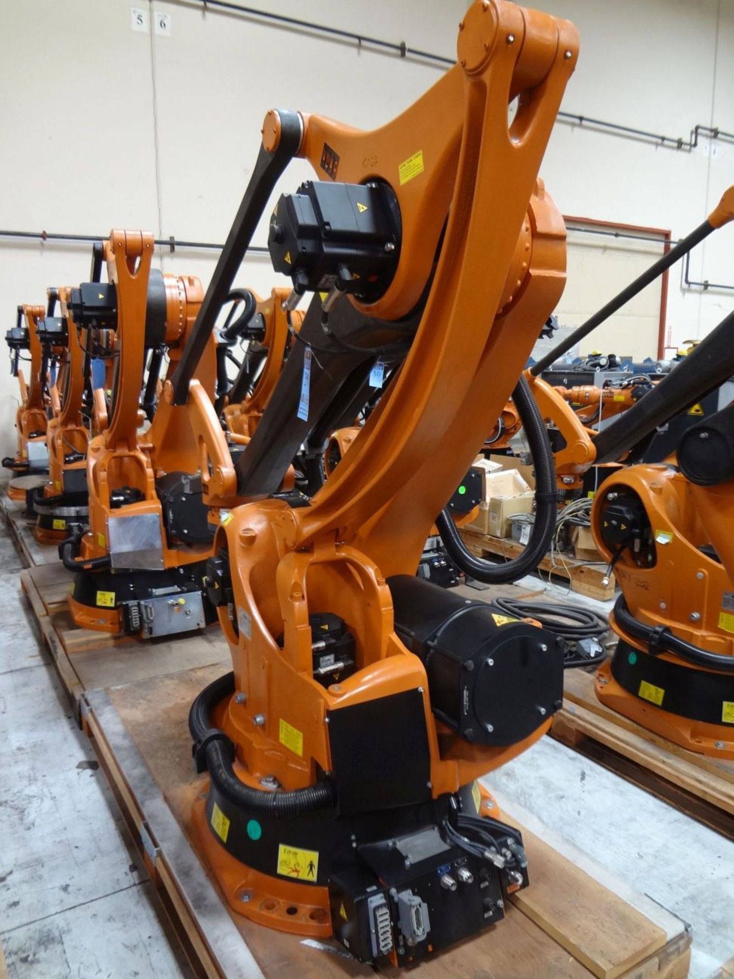 KUKA MODEL KR180-2PA 6-AXIS ROBOT; S/N 940780, KRC2 ROBOTIC CONTROL; S/N N/A, NO PENDANT (NEW - Image 3 of 5