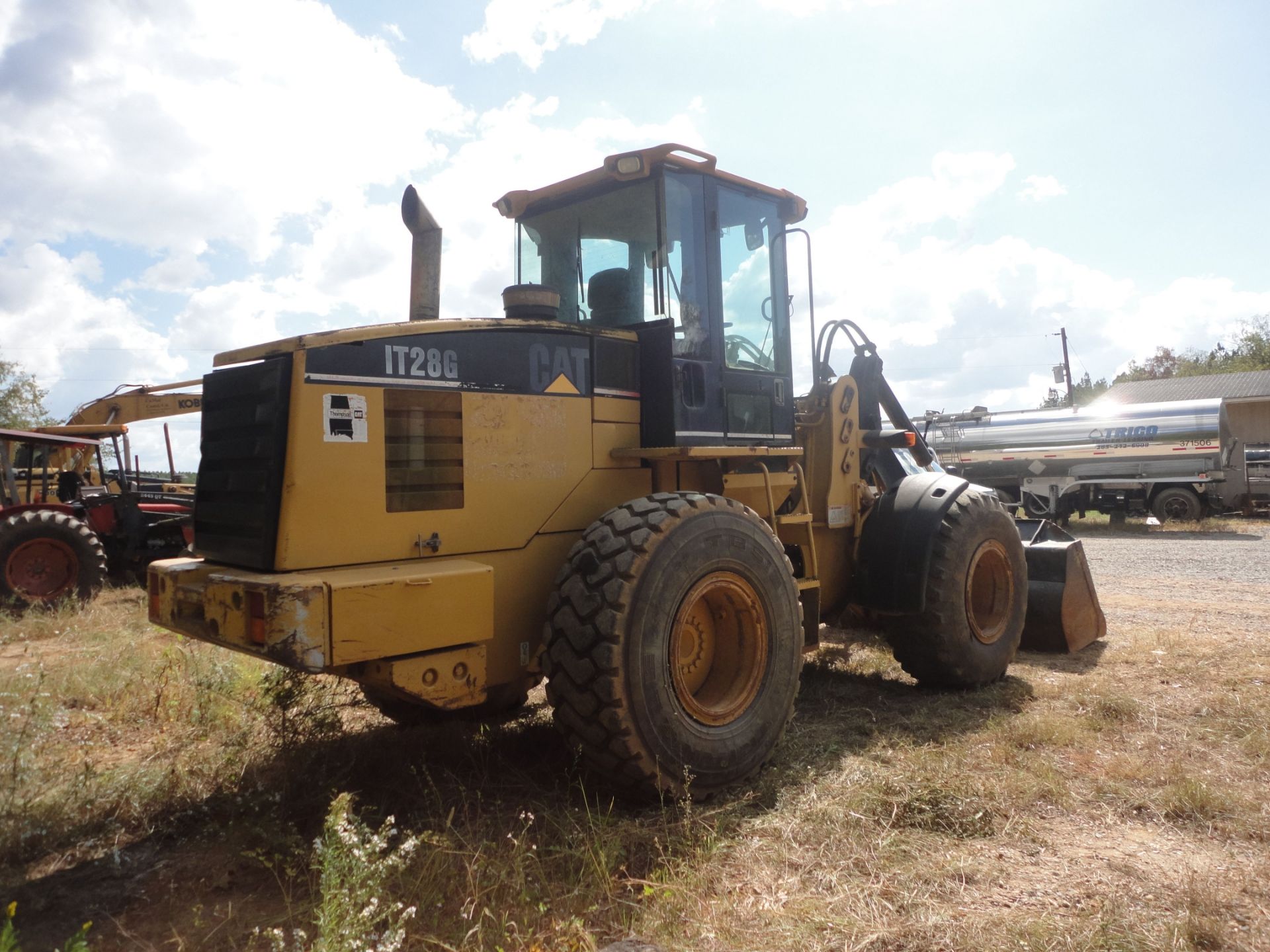 CATERPILLAR MODEL IT28G ENCLOSED CAB RUBBER TIRE LOADER W/ BUCKET; S/N X8CR02619X, 10,638 HOURS - Image 3 of 8