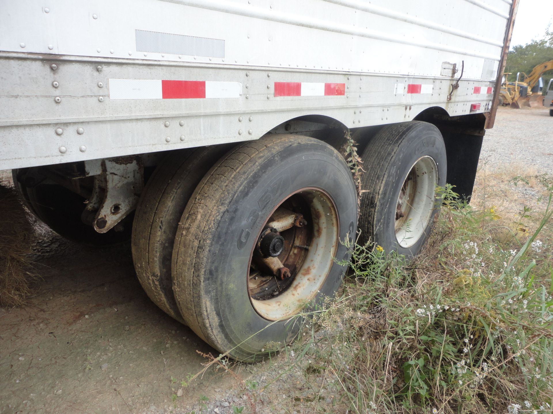 96" X 45' GREAT DANE TANDEM AXLE ALUMINUM SIDED SWINGING DOOR BOX TRAILER; VIN # - Image 4 of 7