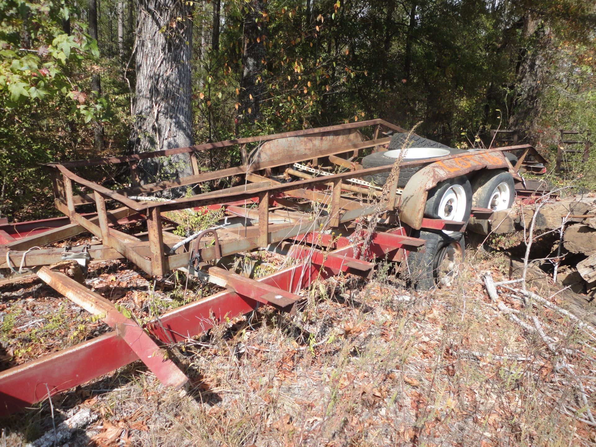 (LOT) (3) HITCH TRAILERS TANDEM AXLE OUT OF SERVICE UTILITY TRAILERS - Image 2 of 4