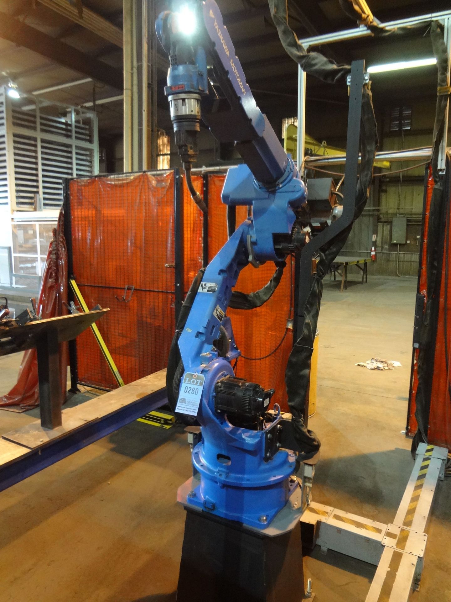 YASKAWA MOTOMAN MODEL MA1900 SIX-AXIS ROBOTIC WELDING CELL W/ (2) TRUNION TABLES; S/N RH9635-1607-3, - Image 3 of 17