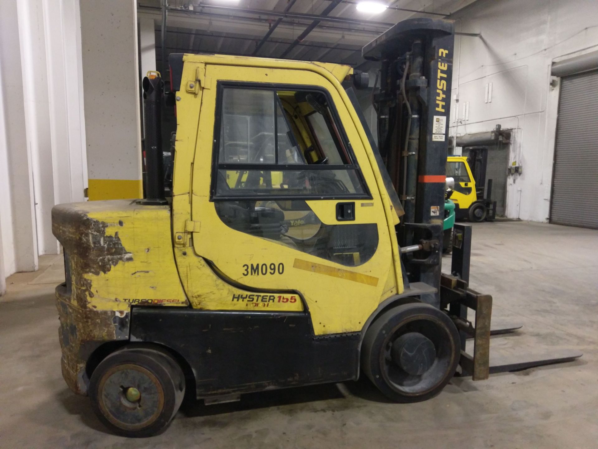 15,000 LB HYSTER MODEL S155FT DIESEL POWER CUSHION TIRE LIFT TRUCK; S/N E024V02535J, 2-STAGE MAST, - Image 3 of 11