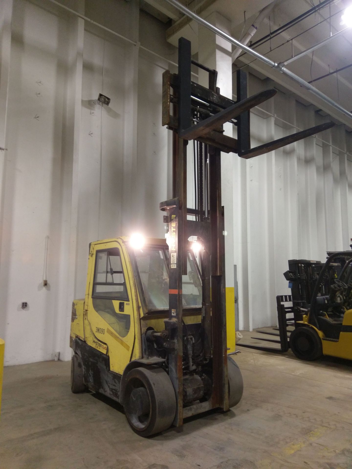 15,000 LB HYSTER MODEL S155FT DIESEL POWER CUSHION TIRE LIFT TRUCK; S/N E024V02535J, 2-STAGE MAST, - Image 11 of 11