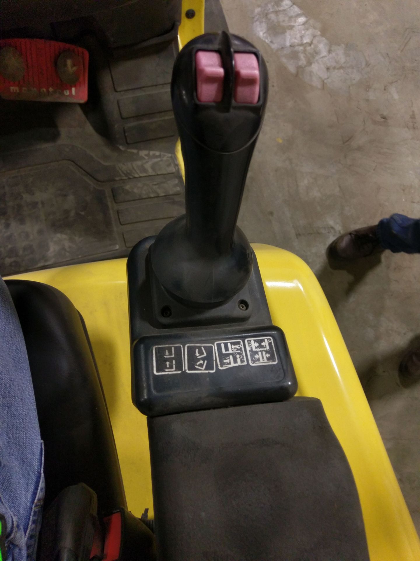 2012 - 10,000 LB HYSTER MODEL S100FTBCS LP GAS CUSHION TIRE LIFT TRUCK; S/N G004V06202J, 2-STAGE - Image 8 of 10