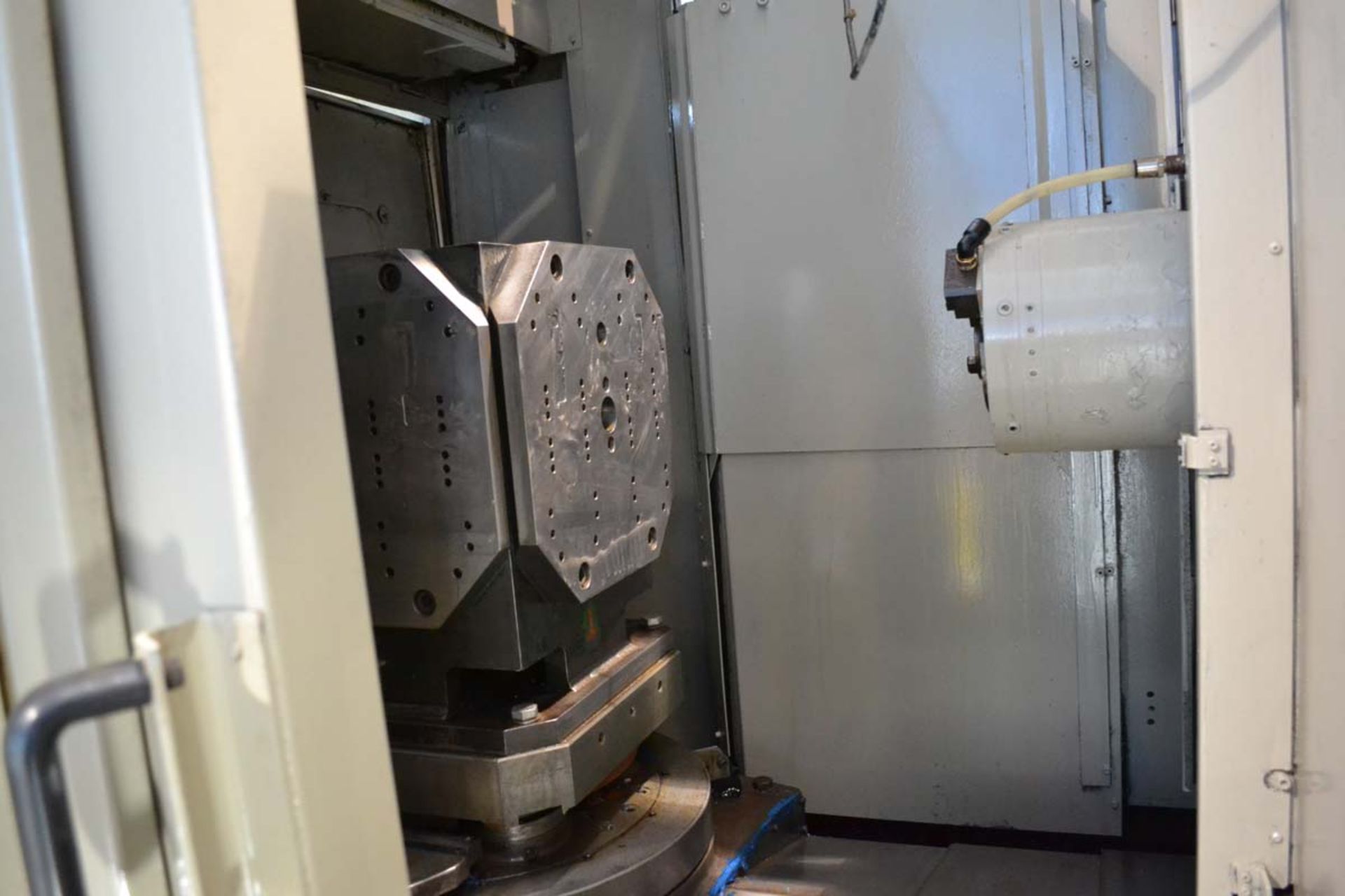 MITSUI SEIKI CNC HORIZONTAL MACHINING CENTER MOD. HT3A, PALLET SIZE (2): 15.7 IN. X 15.7 IN. - Image 4 of 8