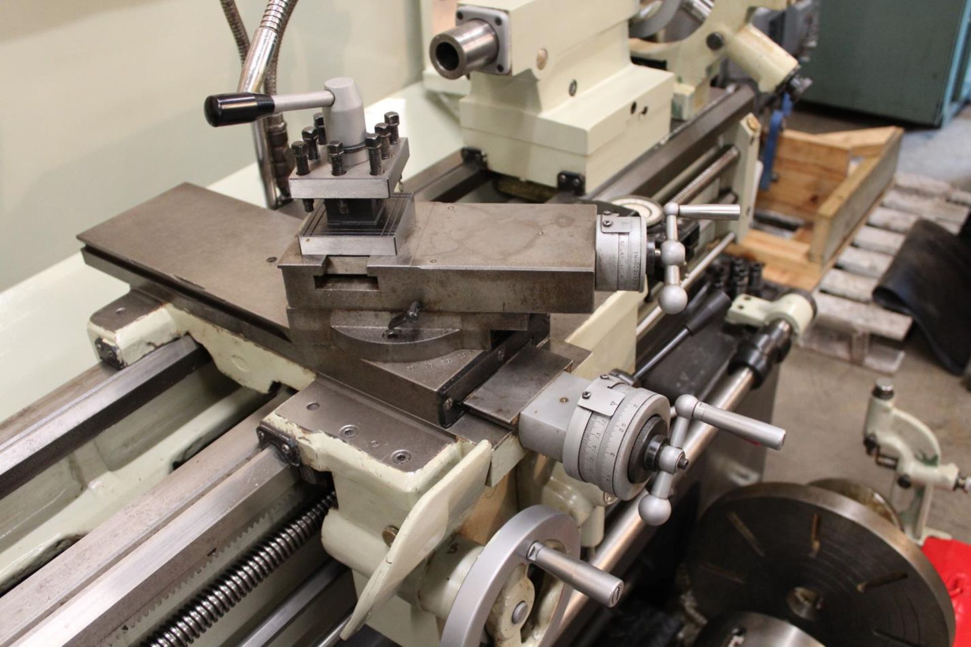 Victor 1640B Gap Bed Engine Lathe (video)  D1-6" Camlock Spindle, 2.06" HTS, in/mm Threading - Image 12 of 18