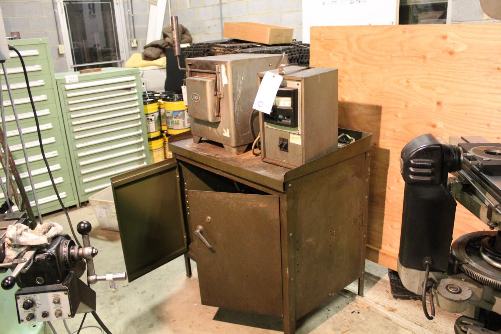Temco 1620 Heat Treating Furnace With Cabinet, Stanley Grinder - Image 2 of 6