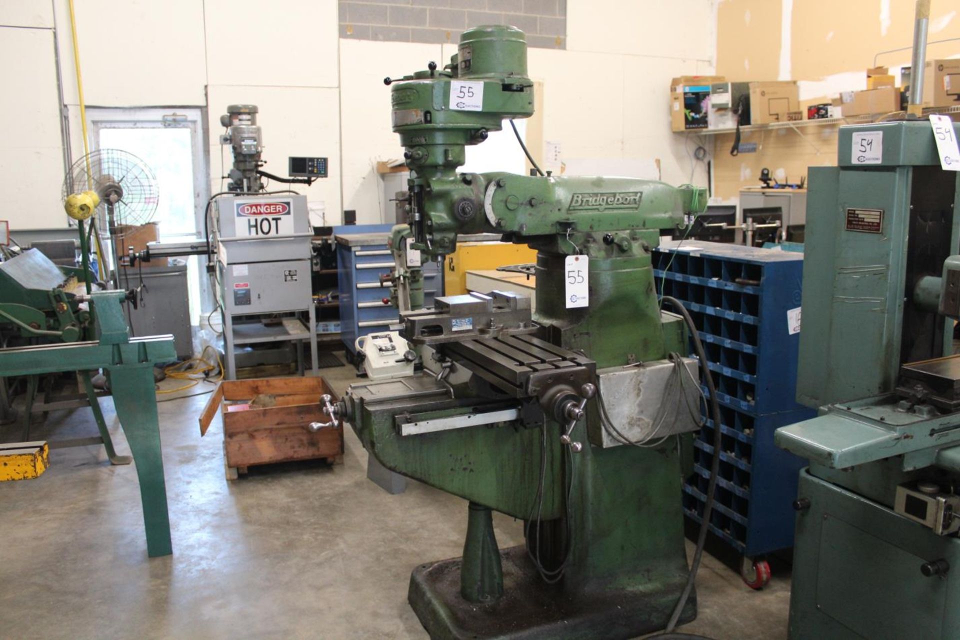 Bridgeport J Head Milling Machine 9" x 42" table, Kurt D675 vise, 1hp/220/440v, 3ph Serial