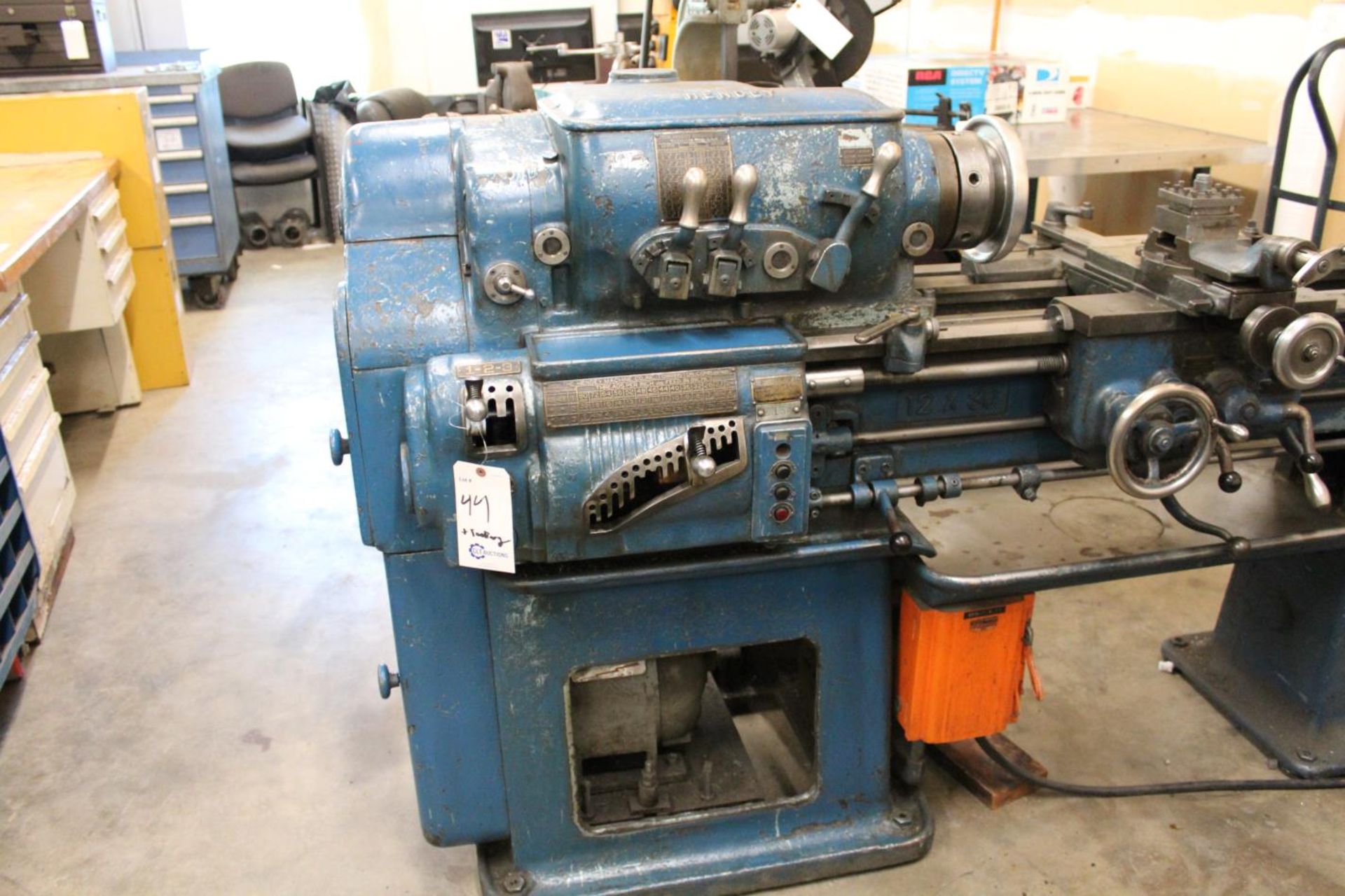 Hendy 12" x 30" Engine Lathe Includes Rubber-Flex Collet Chuck, 3 & 4 Jaw chuck and taper - Image 2 of 11