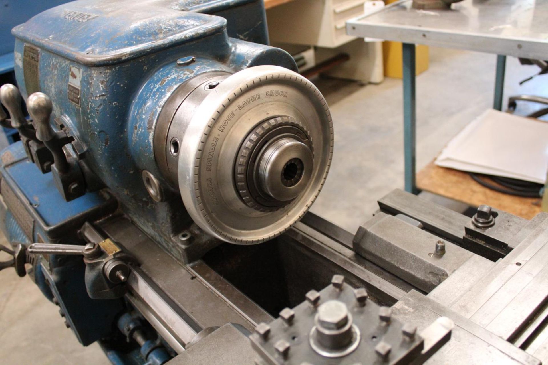 Hendy 12" x 30" Engine Lathe Includes Rubber-Flex Collet Chuck, 3 & 4 Jaw chuck and taper - Image 5 of 11