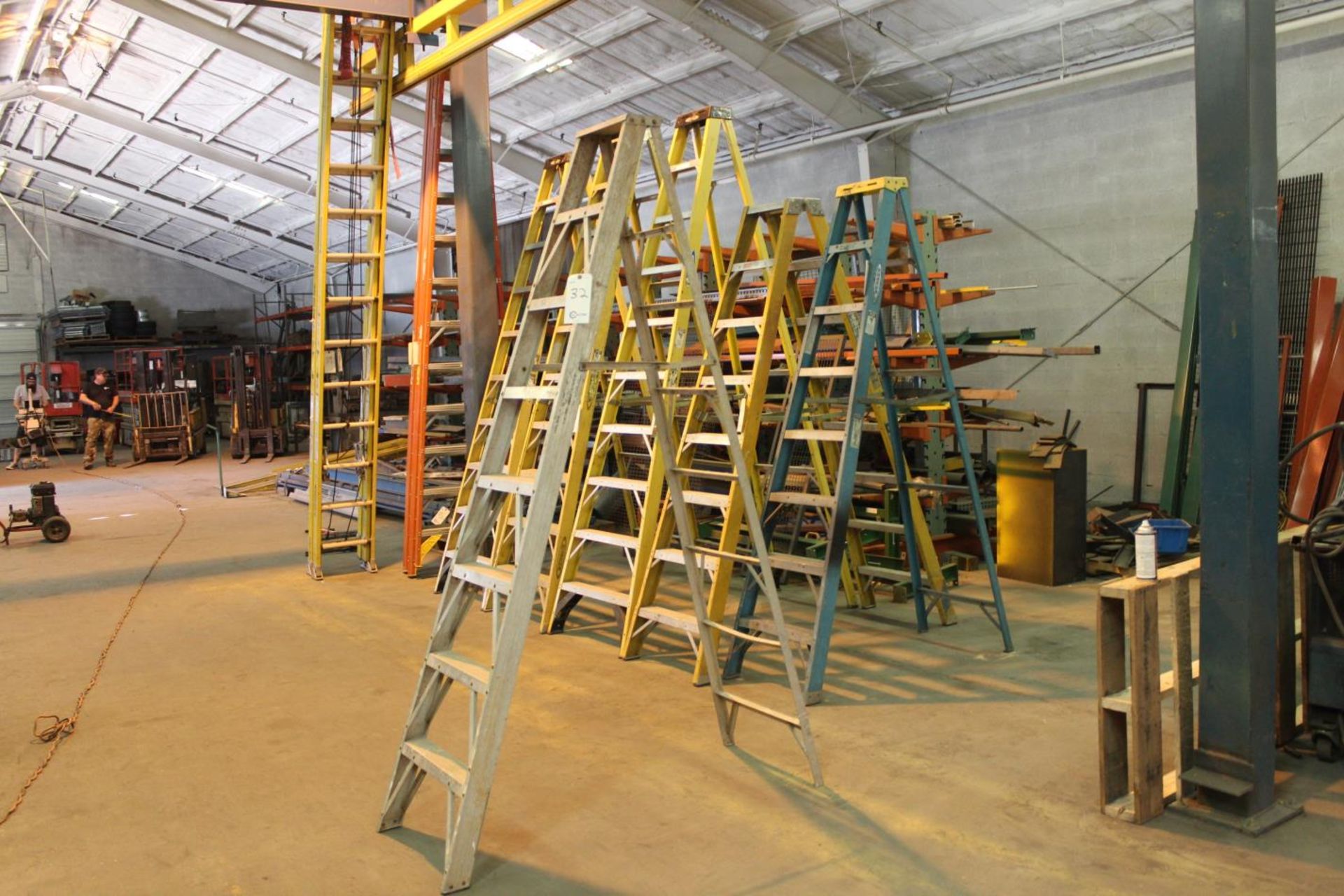 8' Aluminum Step Ladder