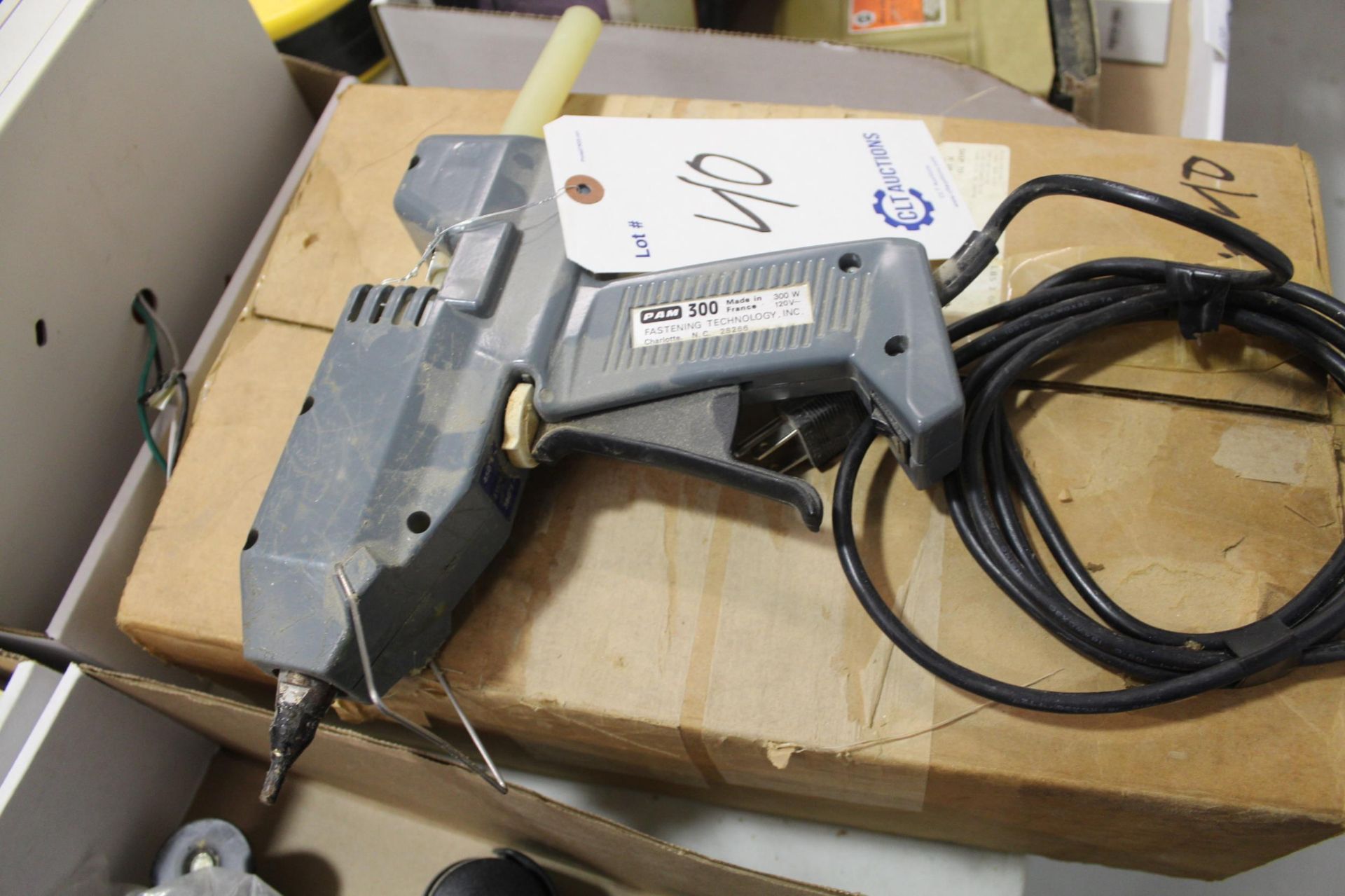 Pam 300 Hot Glue Gun w/ Glue Sticks