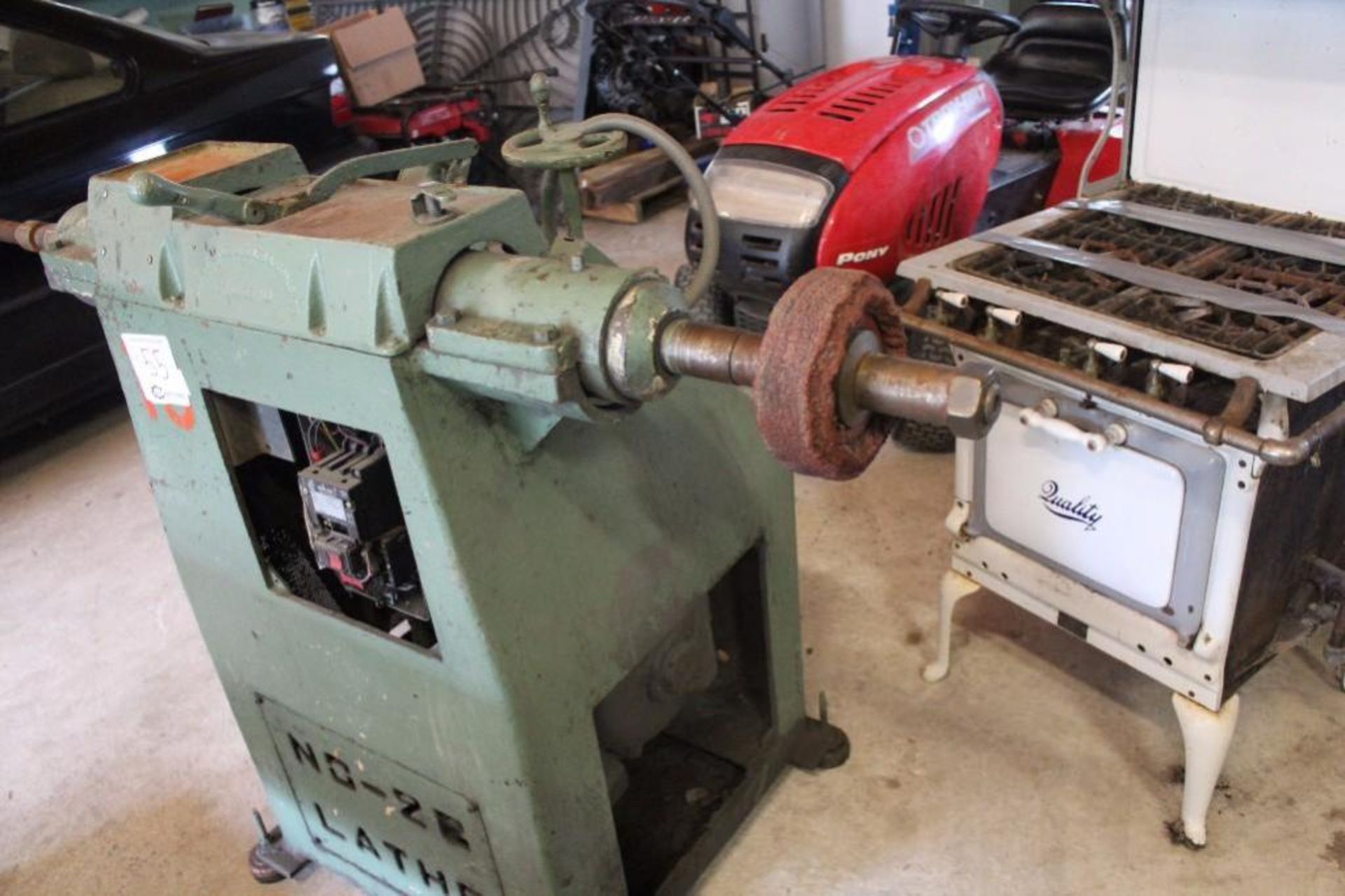 Chas.F. L'Hommedieu& Sons polishing lathe - Image 5 of 6