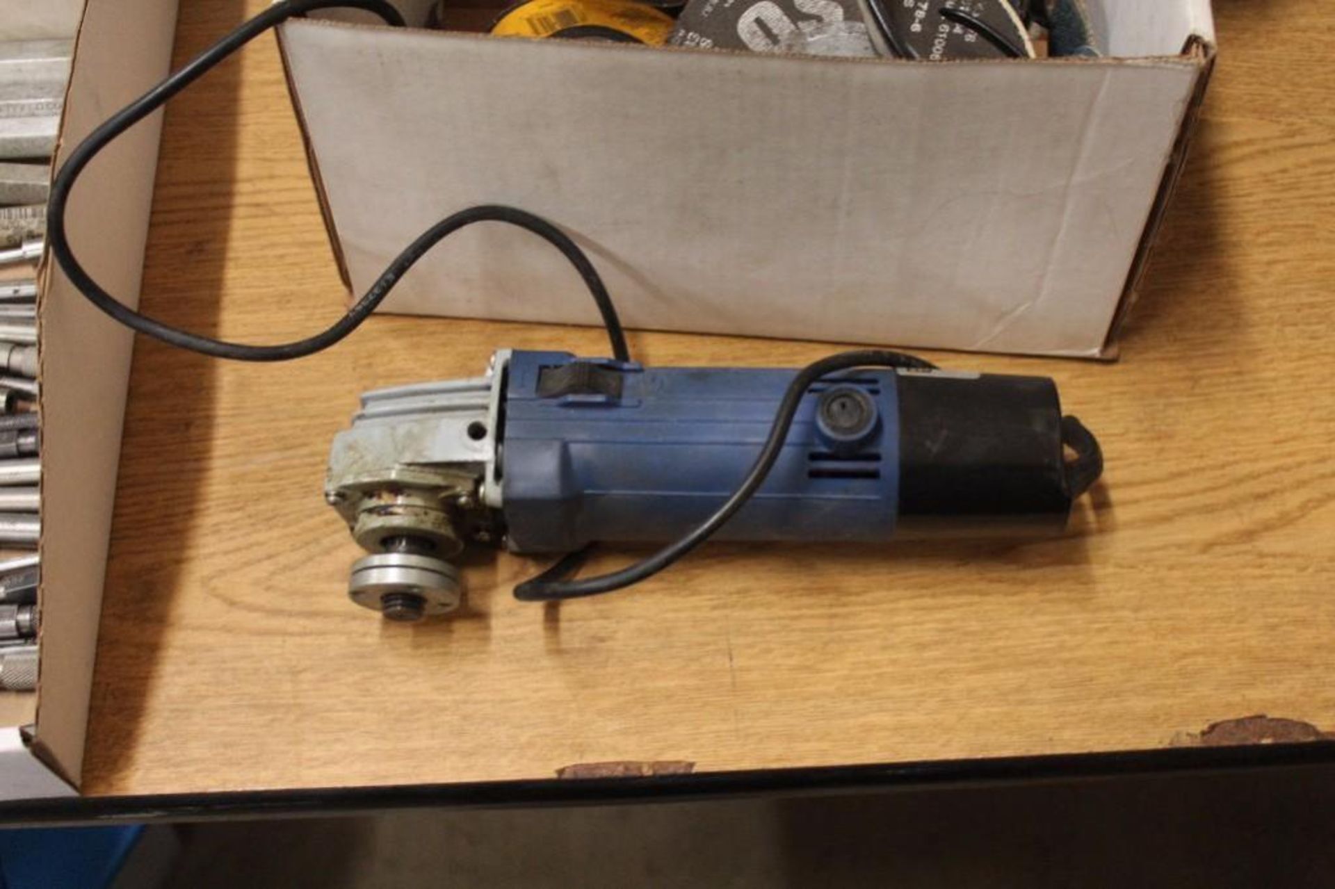 Powercraft4 1/2" angle grinder with accessories - Image 2 of 3