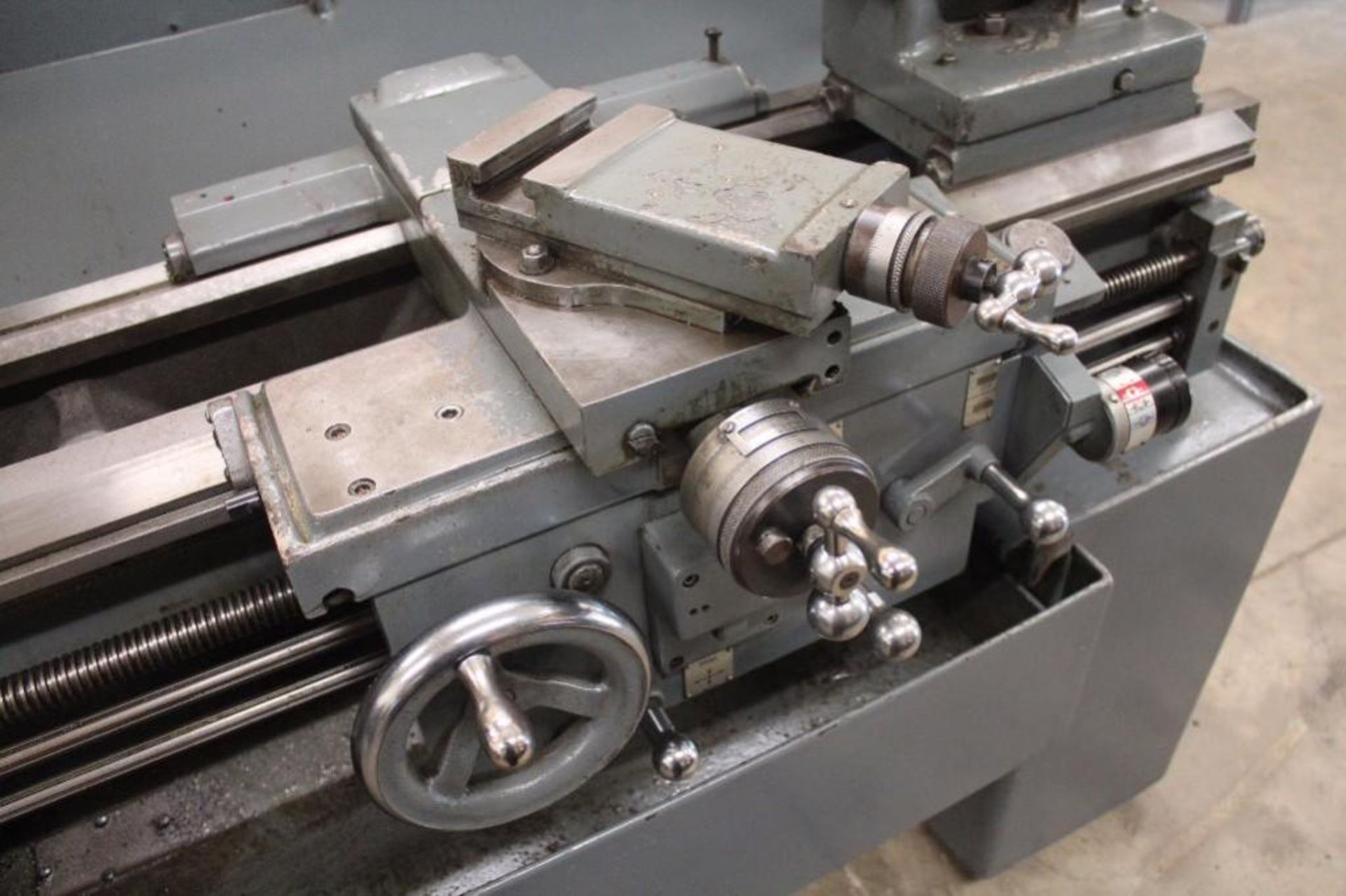 Leblond 15" x 32"Servo Shift Engine Lathe 2.25" HTS. Inch/Metric Treading & Dials Rohm 3 jaw chuck,2 - Image 11 of 16