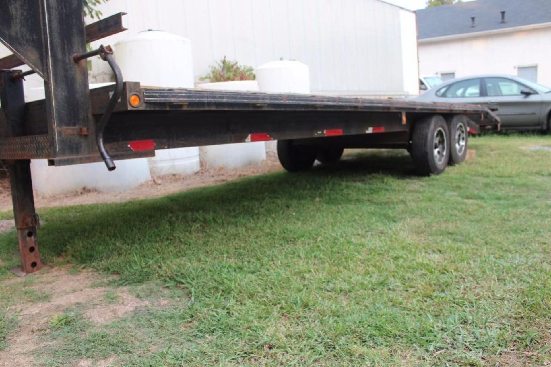 Appalachian 24' gooseneck trailer. 24' x 91"deck, loading ramps, GOODYEAR load range G regroovable t - Image 10 of 11